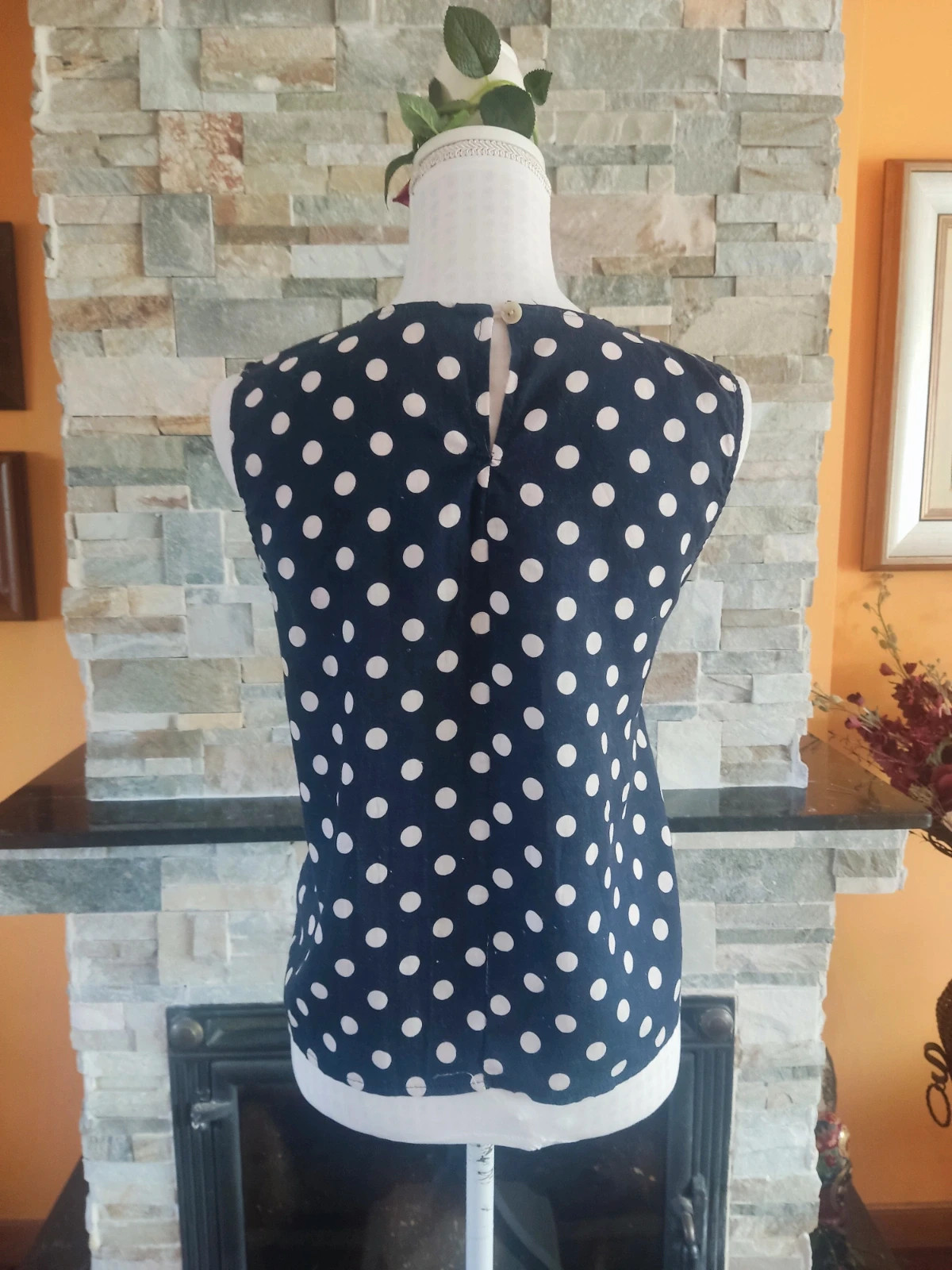 🔥Blusa básica sin mangas azul marino con topos beige – taille XL / 42 / 14 4