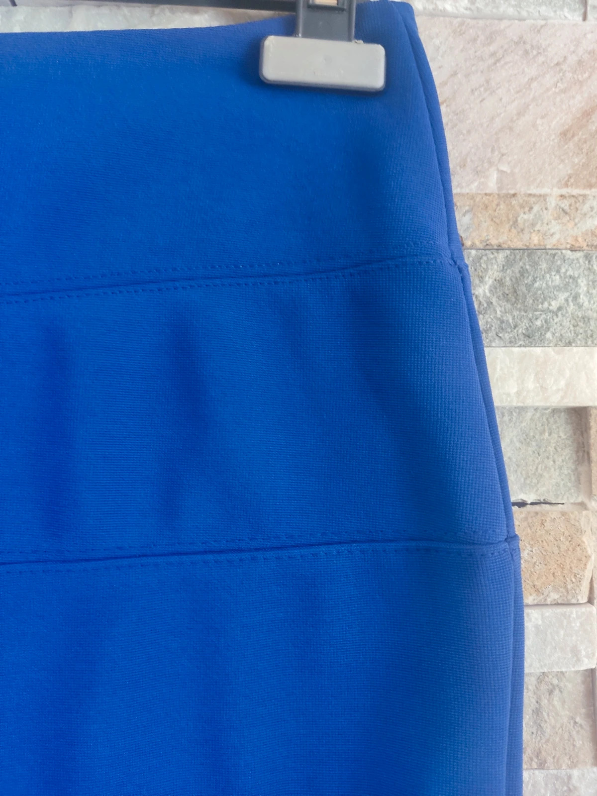 🔥Falda azul entallada con pespuntes horizontales – Osley – taille L / 40 / 12 2