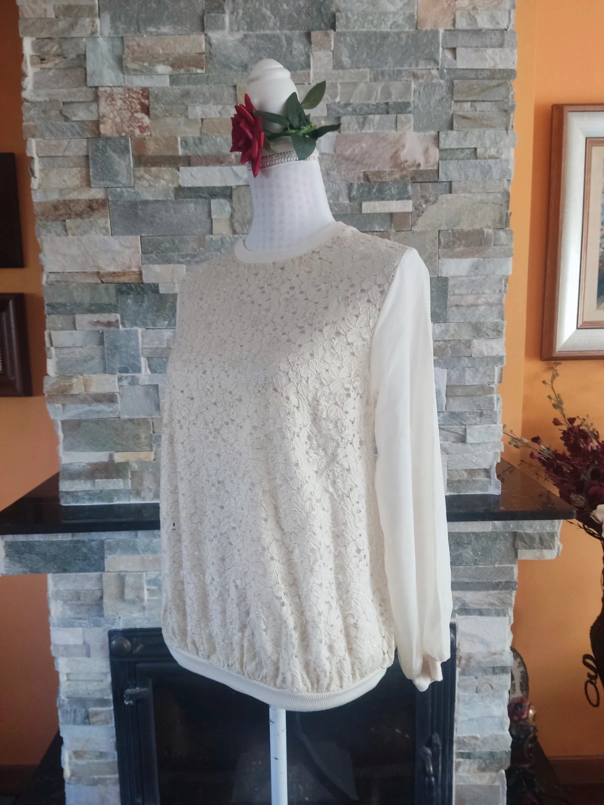 🔥Blusa preciosa de gasa tono crema con bordados con brillos dorados delante – Atmosphere – taille M / 38 / 10 2