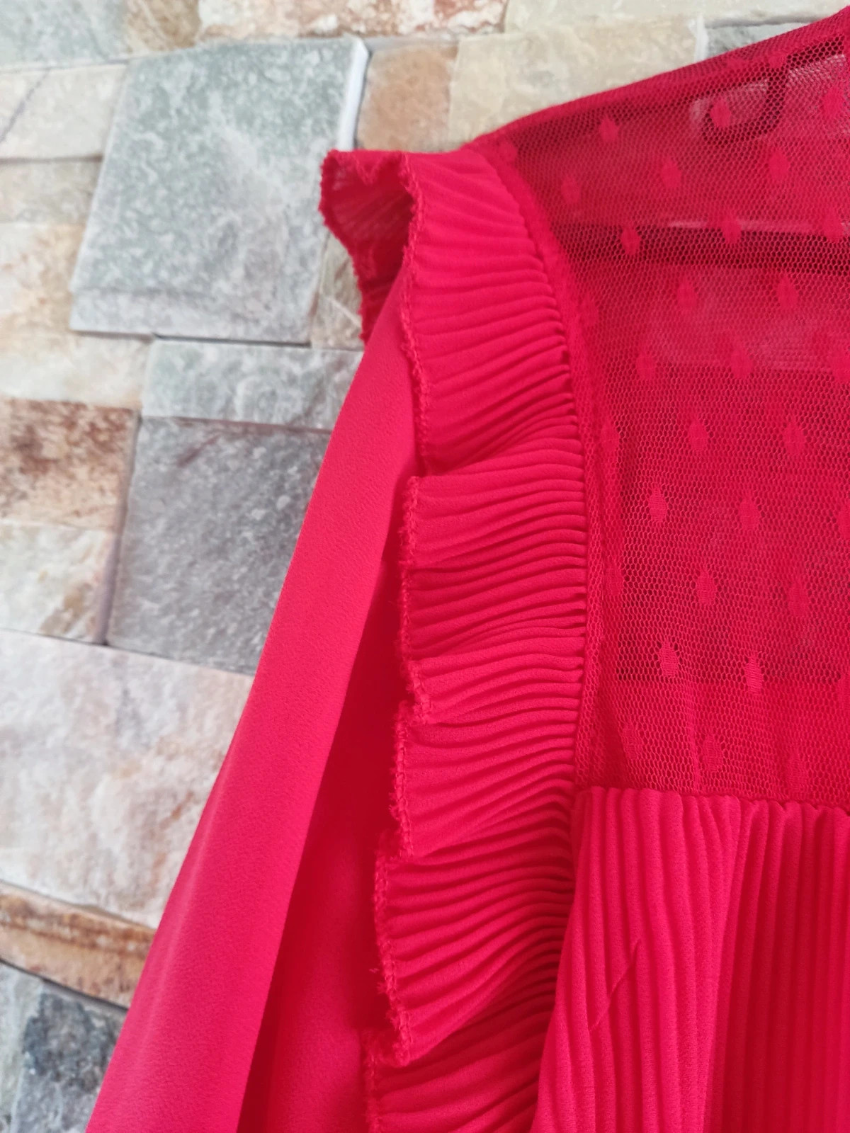 Blusa de gasa roja con tul en el escote y volantitos en hombros – Freestyle – taille L / 40 / 12 5