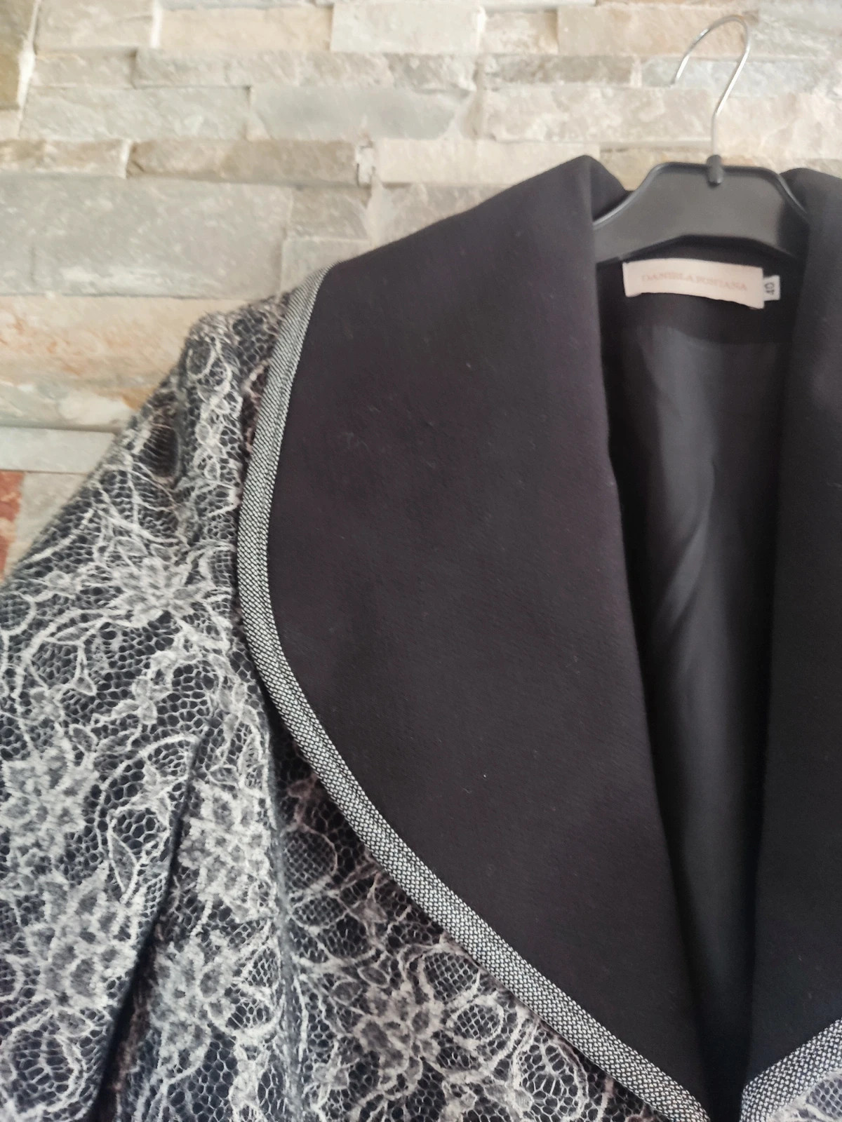 🔥Precioso chaquetón con original cuello negro – Daniela Fontana – taille L / 40 / 12 2