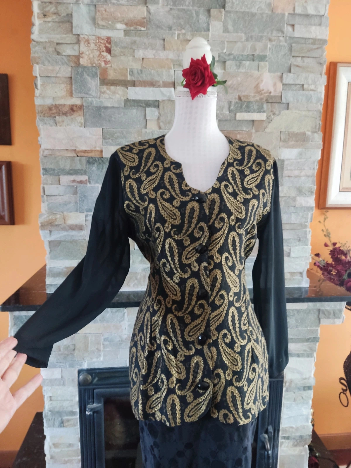 🔥Blusa vintage de tela negra ligera con estampado cachemir dorado – Expressions – taille L / 40 / 12 2