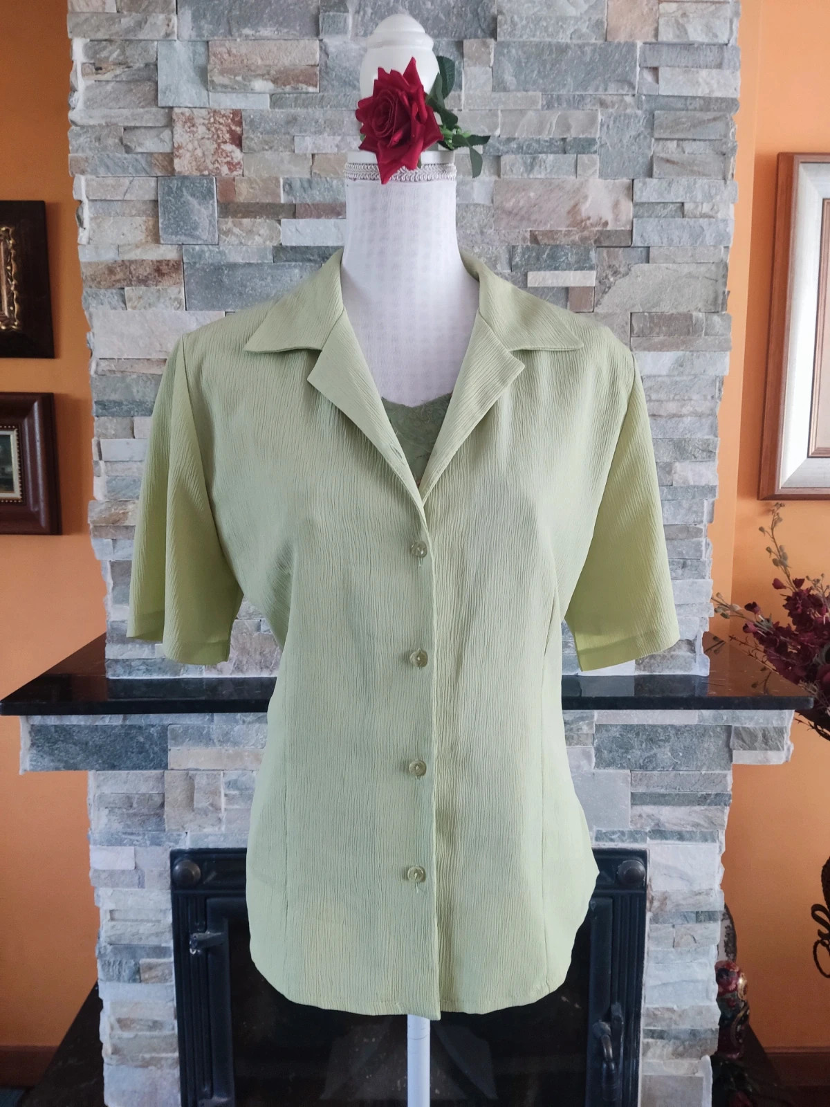 🔥Camisa verde claro de tela efecto plisado – esanda for woman – taille 5XL / 50 / 22 2