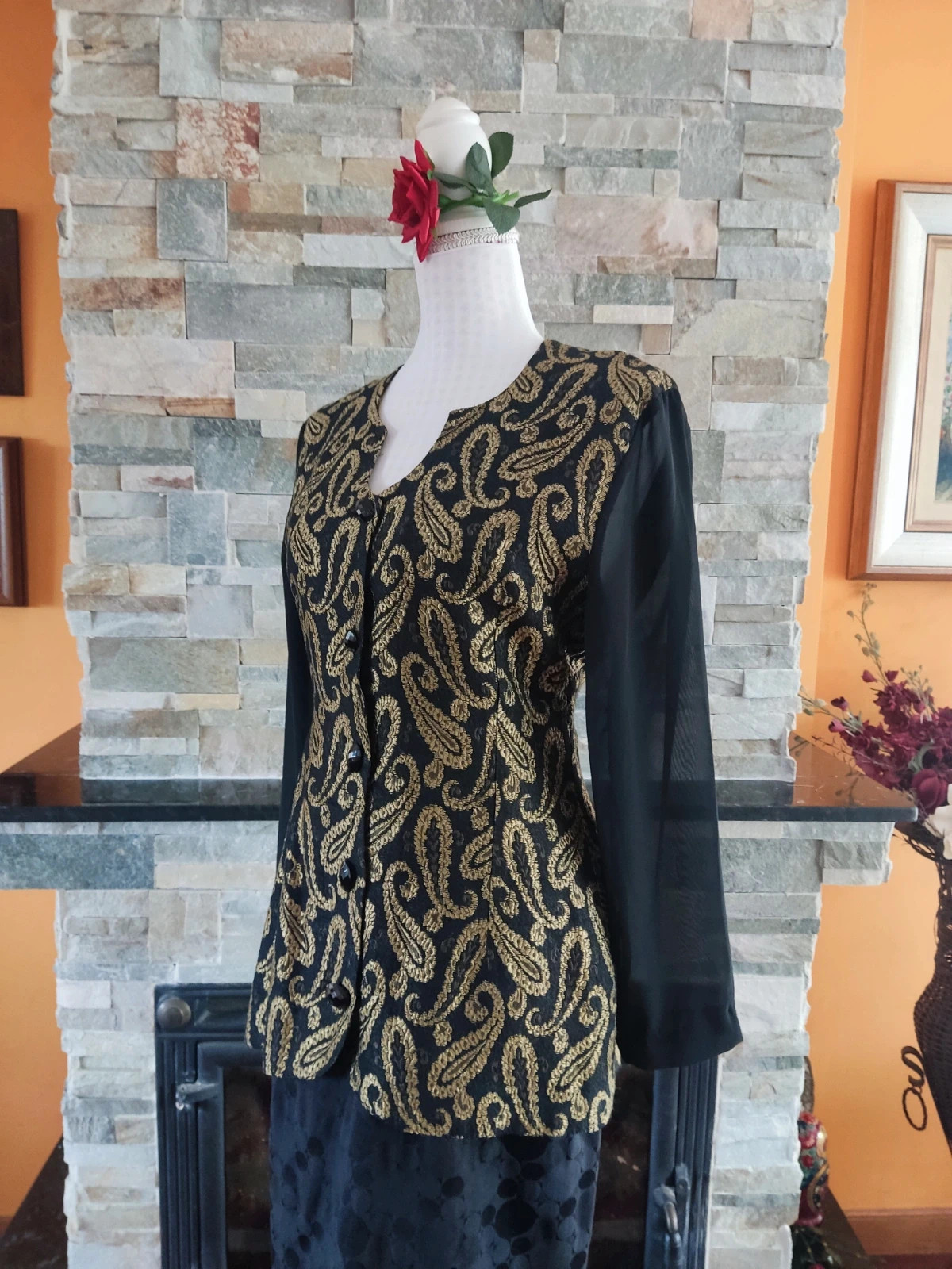 🔥Blusa vintage de tela negra ligera con estampado cachemir dorado – Expressions – taille L / 40 / 12 3