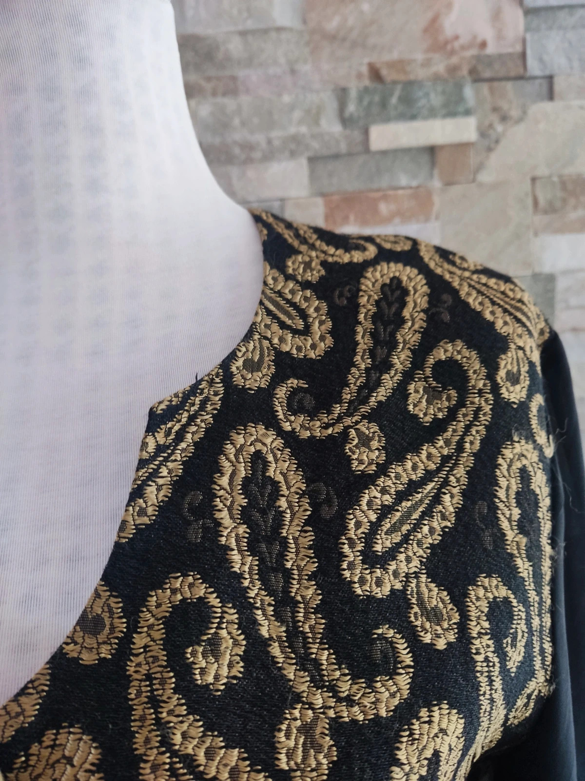🔥Blusa vintage de tela negra ligera con estampado cachemir dorado – Expressions – taille L / 40 / 12 4