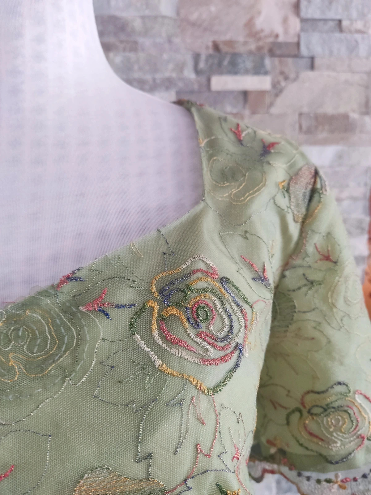 🔥 Divino top de gasa verde con bordados y lentejuelas, de Cristina García – Cristina Garcia – taille 5XL / 50 / 22 3