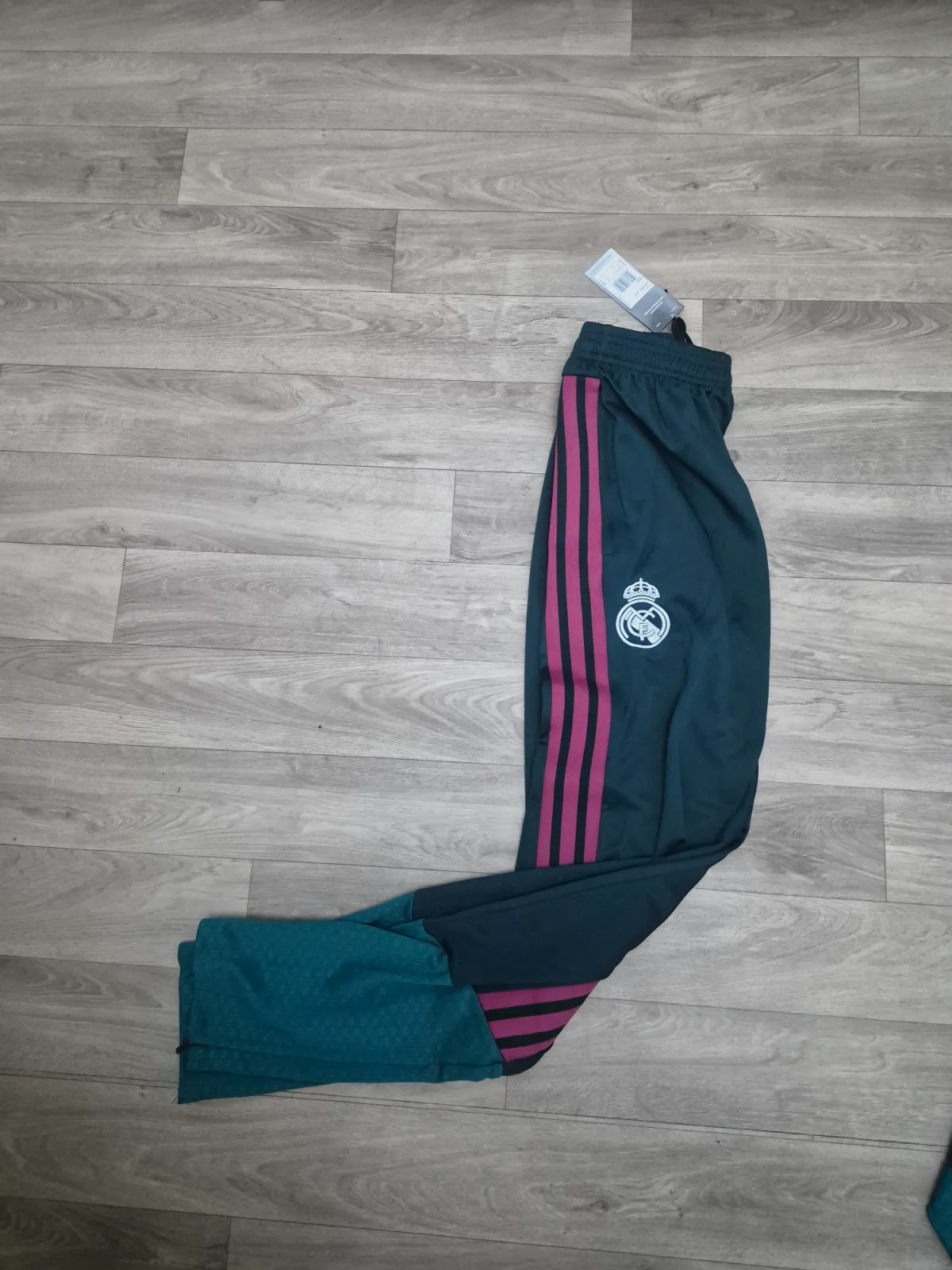 Survêtement Réal Madrid saison 26/27 – Adidas – taille M 2