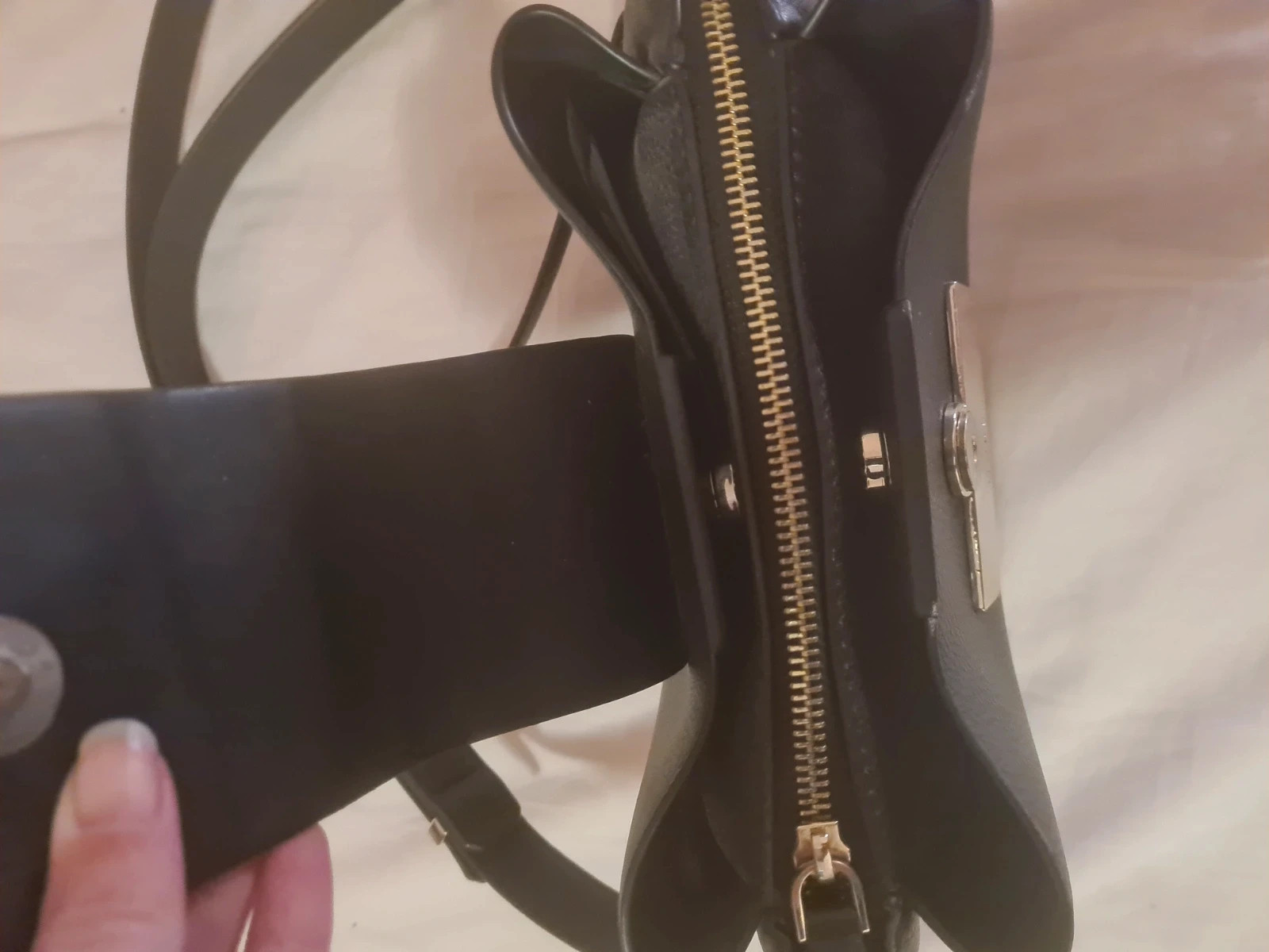 Sac guess – GUESS 4