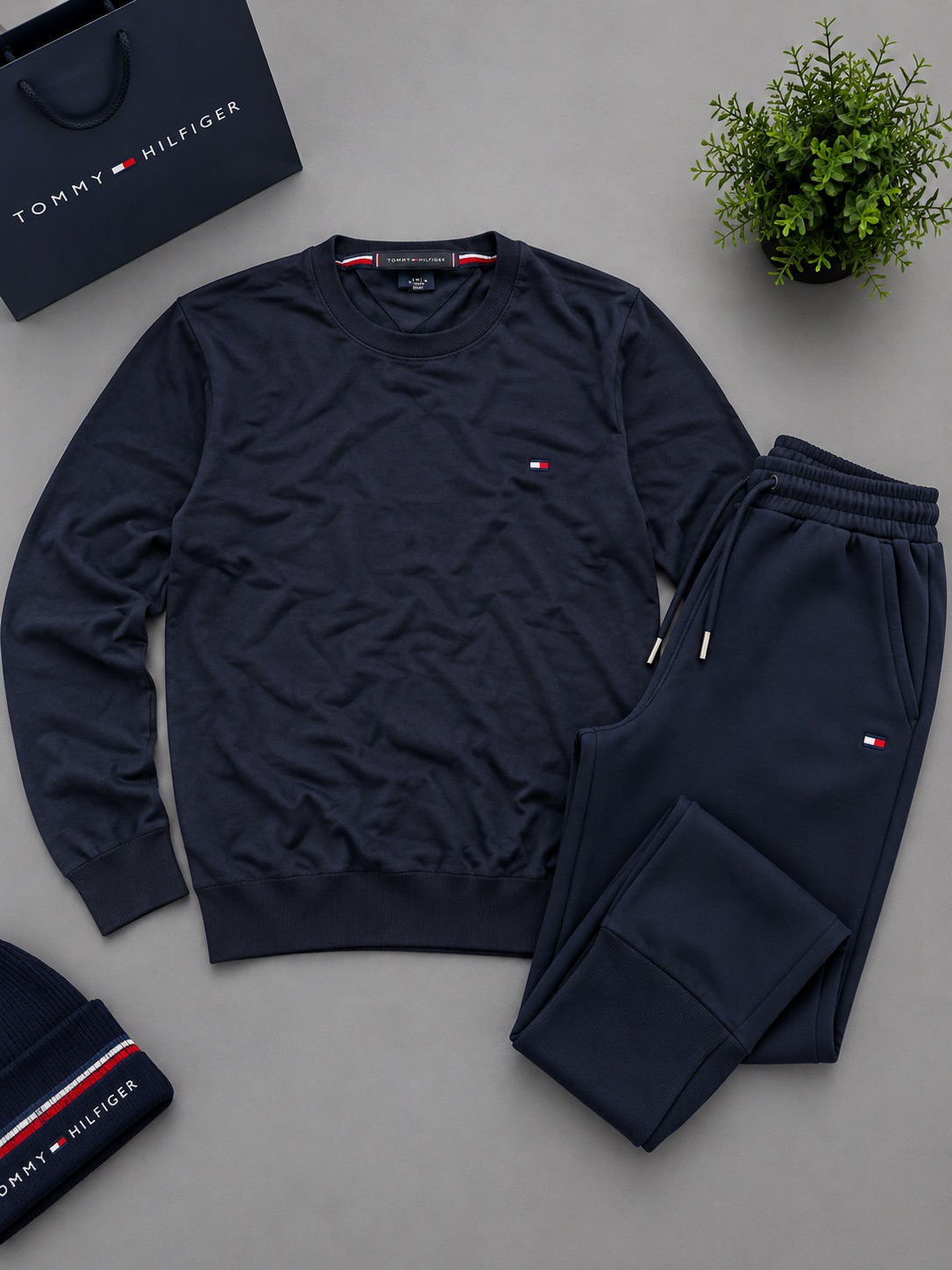 Pull Tommy Hilfiger bleu marine – Tommy Hilfiger – taille M 2