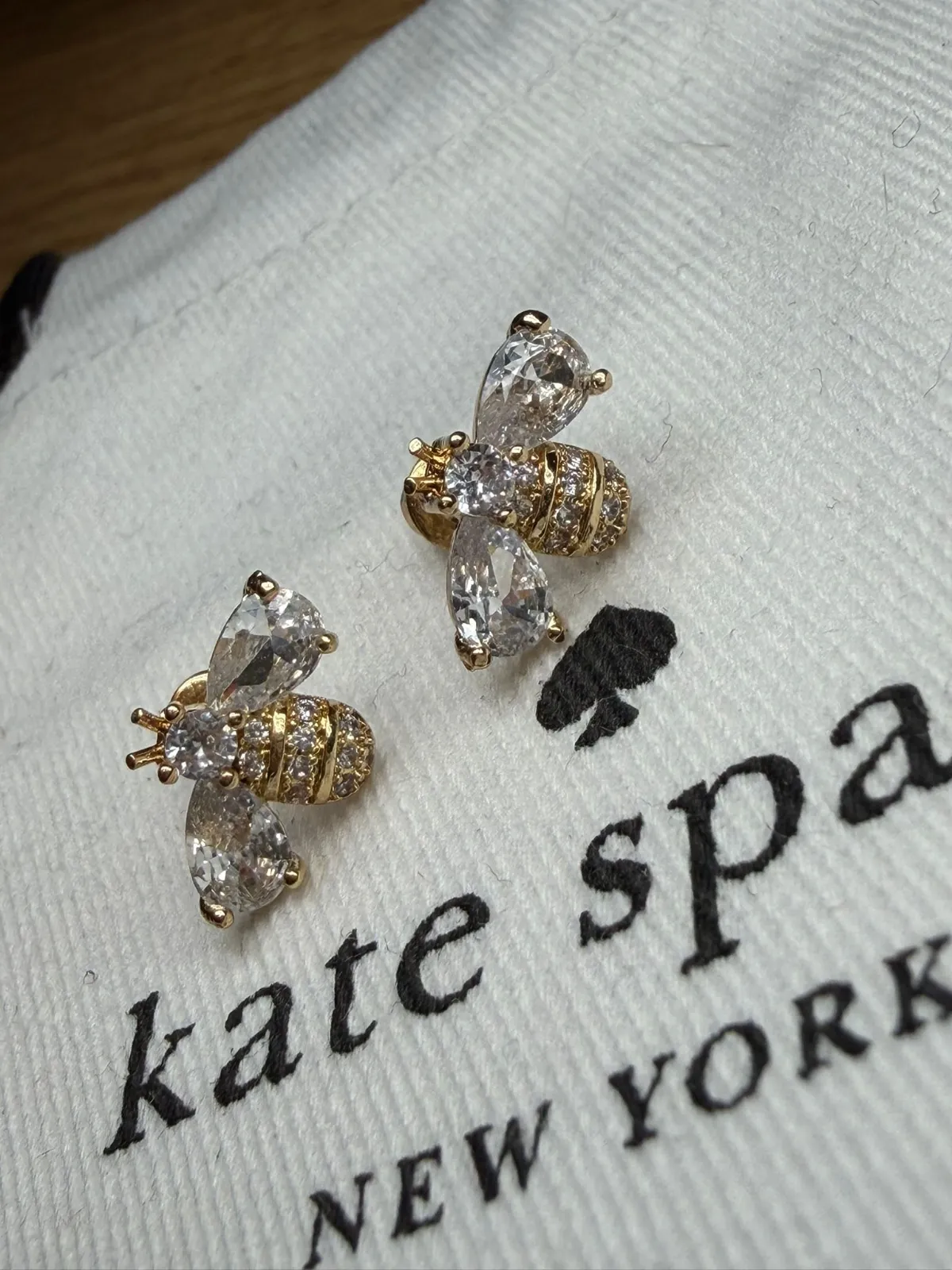 Boucles d'oreilles dorées strass brillant 5