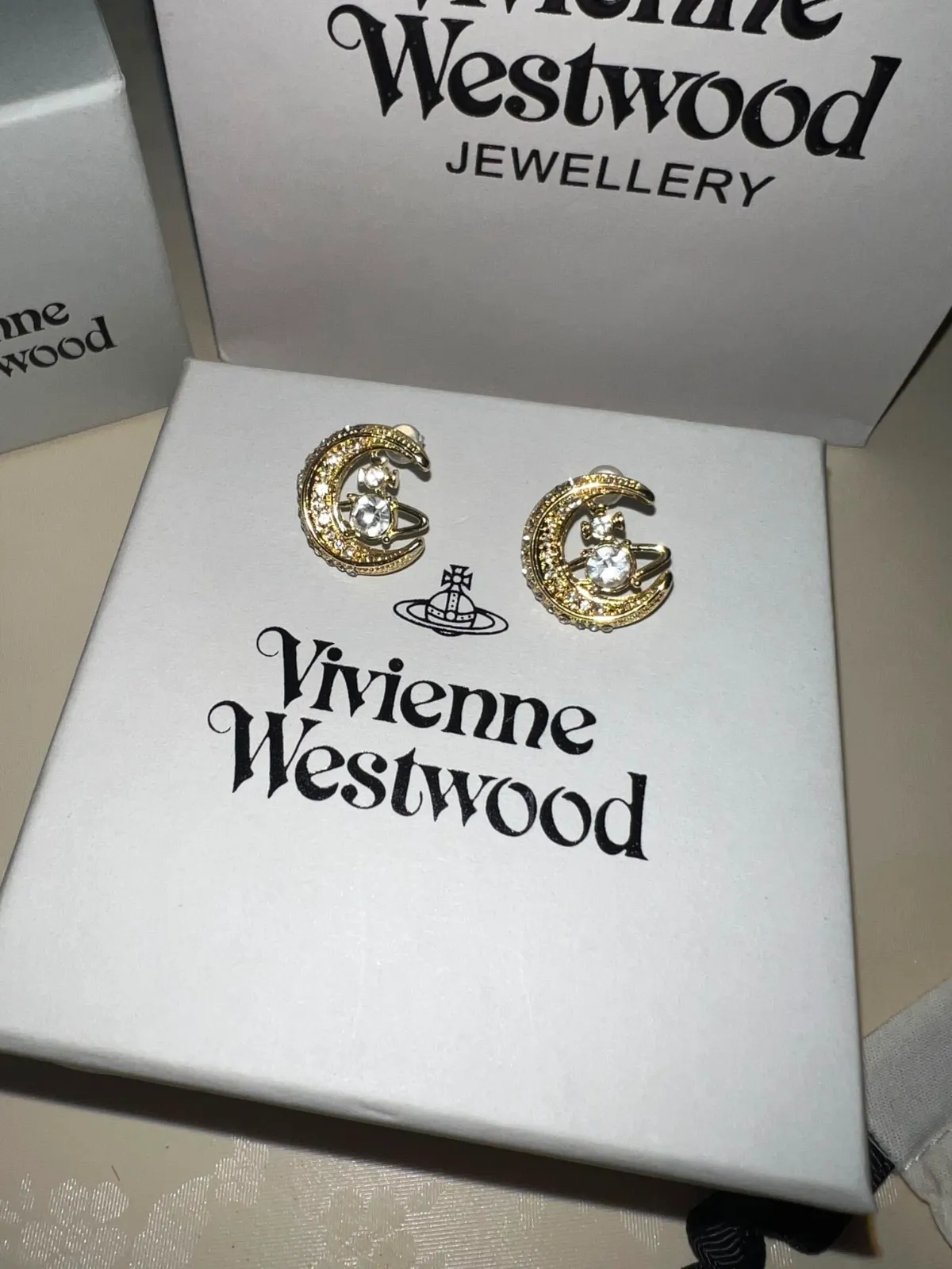 Boucles d'oreilles Vivienne Westwood dorées 3