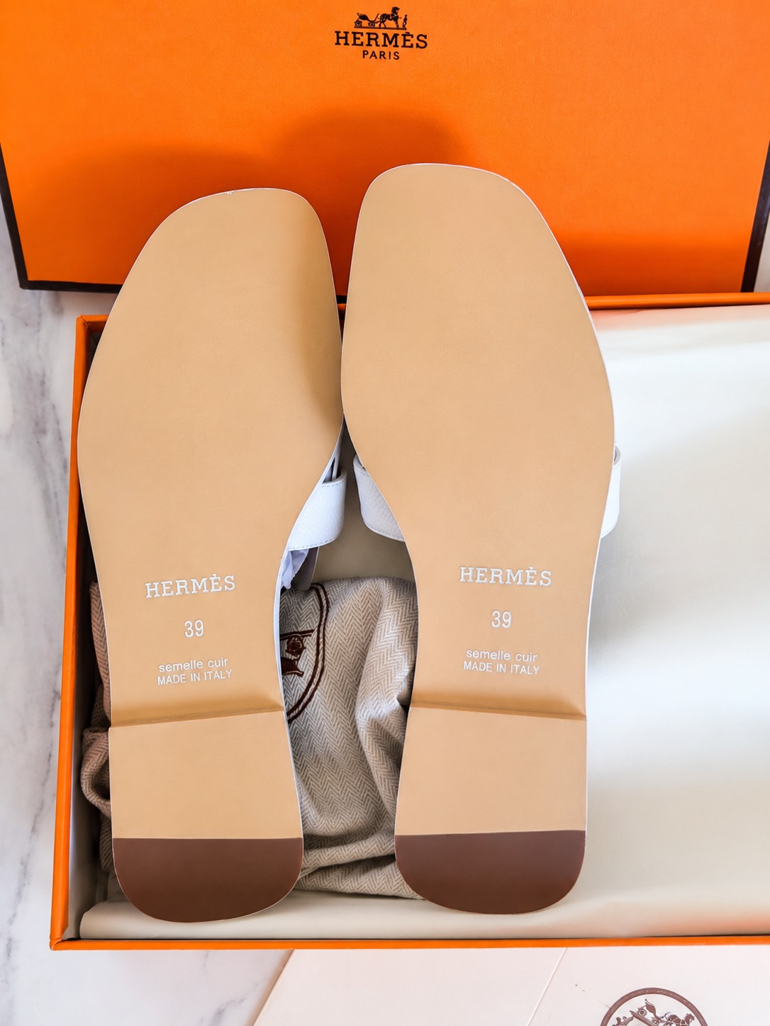 Claquettes Hermes 2