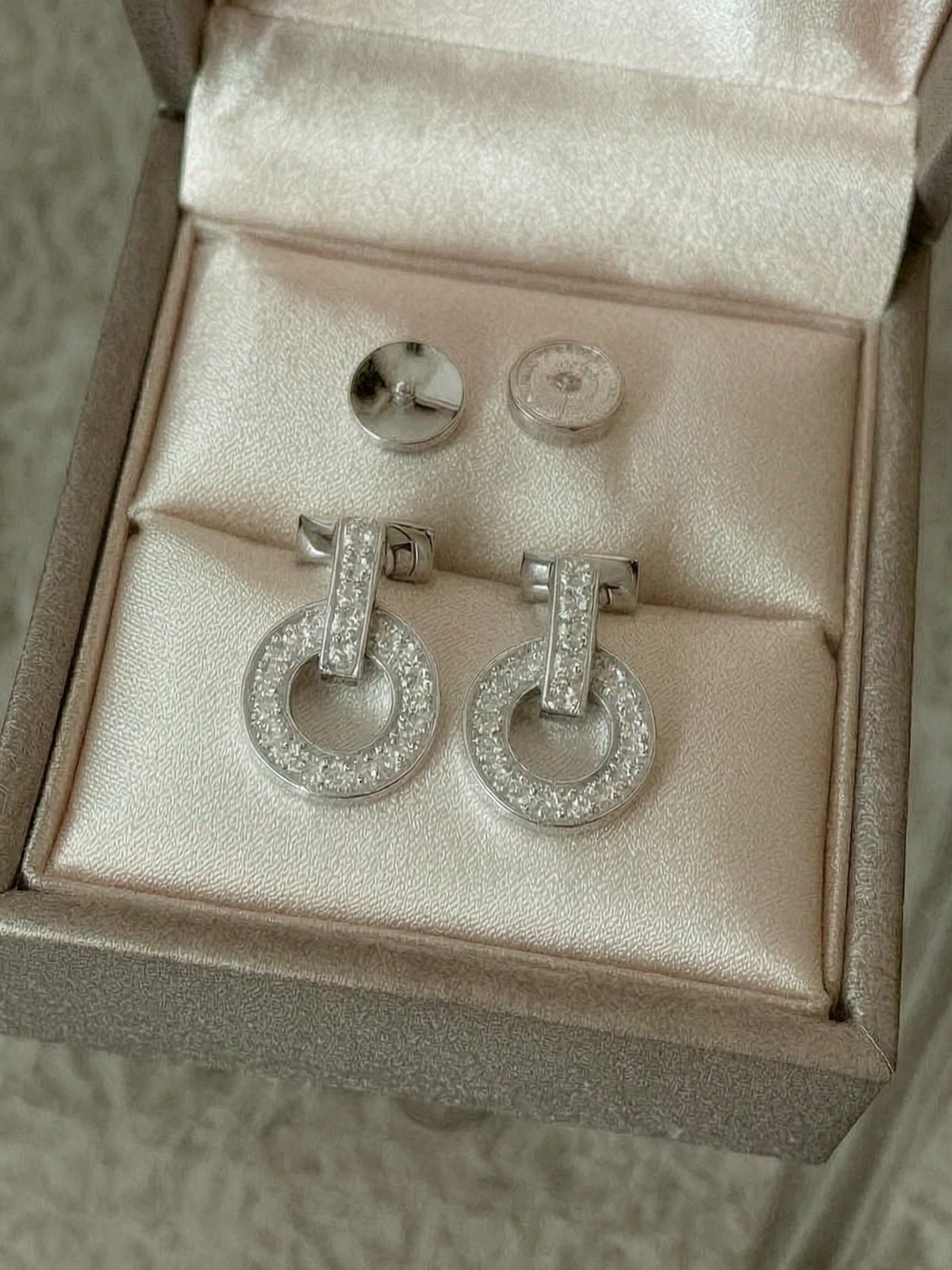 Boucles d'oreilles créoles strass argentées 3