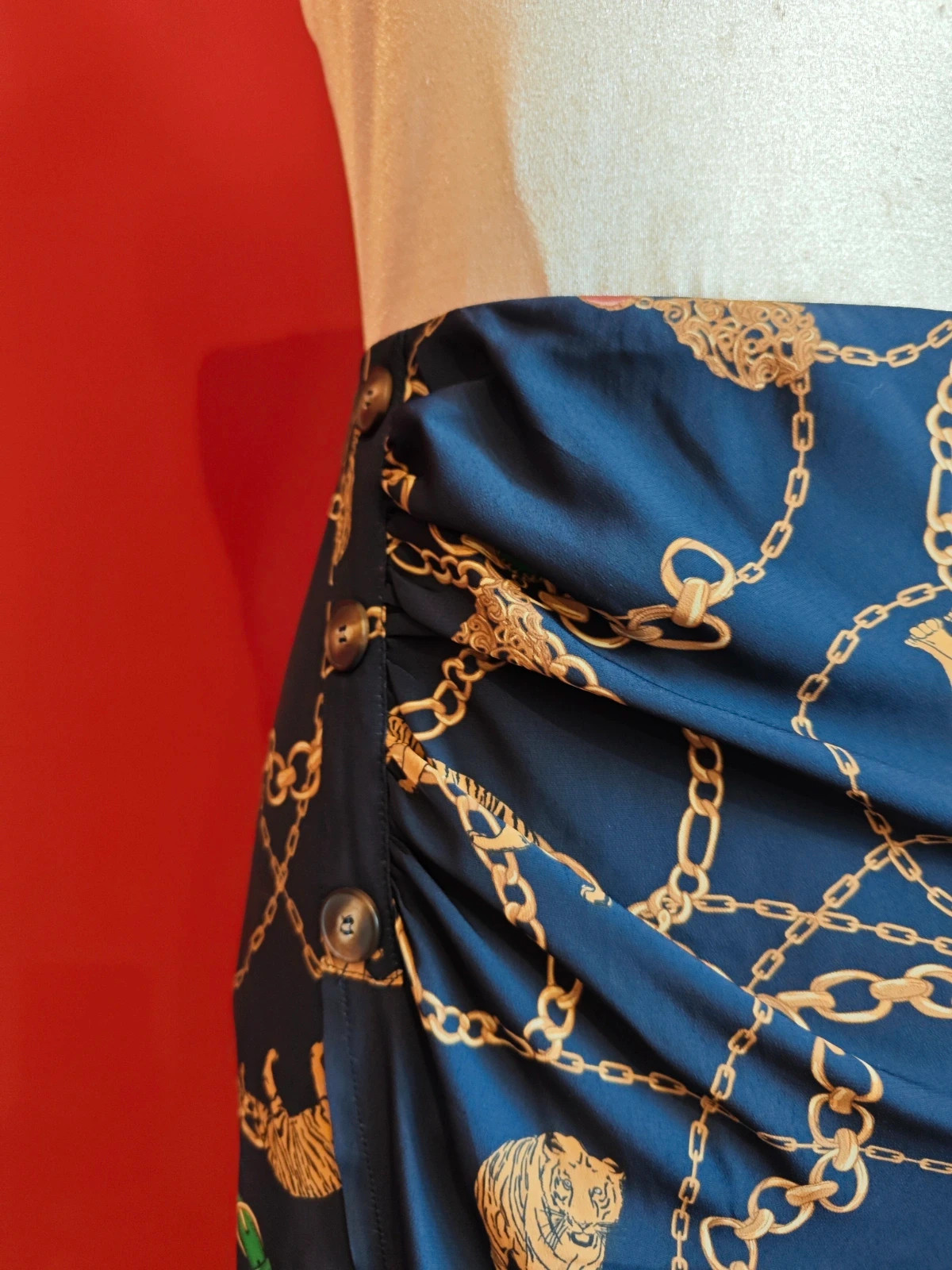 🌺 Falda azul marino con estampado dorado y fruncida en cintura – taille L / 40 / 12 4