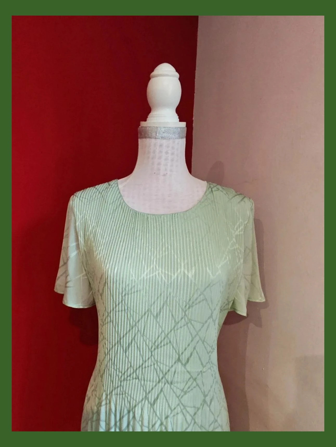 🌺 Vestido verde clarito satinado con brillo suave y tela plisadita con tacto sedoso – new zermatt – taille XXL / 44 / 16 3