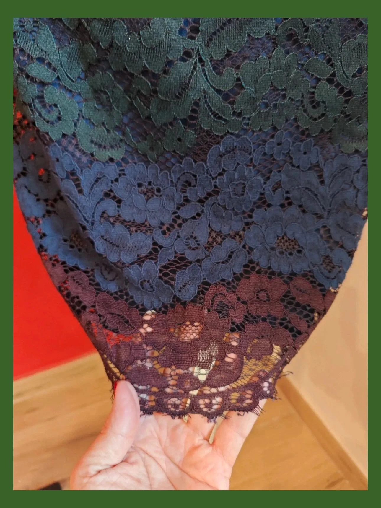 🌺Elegante vestido de blonda azul marino, verde oscuro y granate, talla S – Cortefiel – taille L / 40 / 12 4