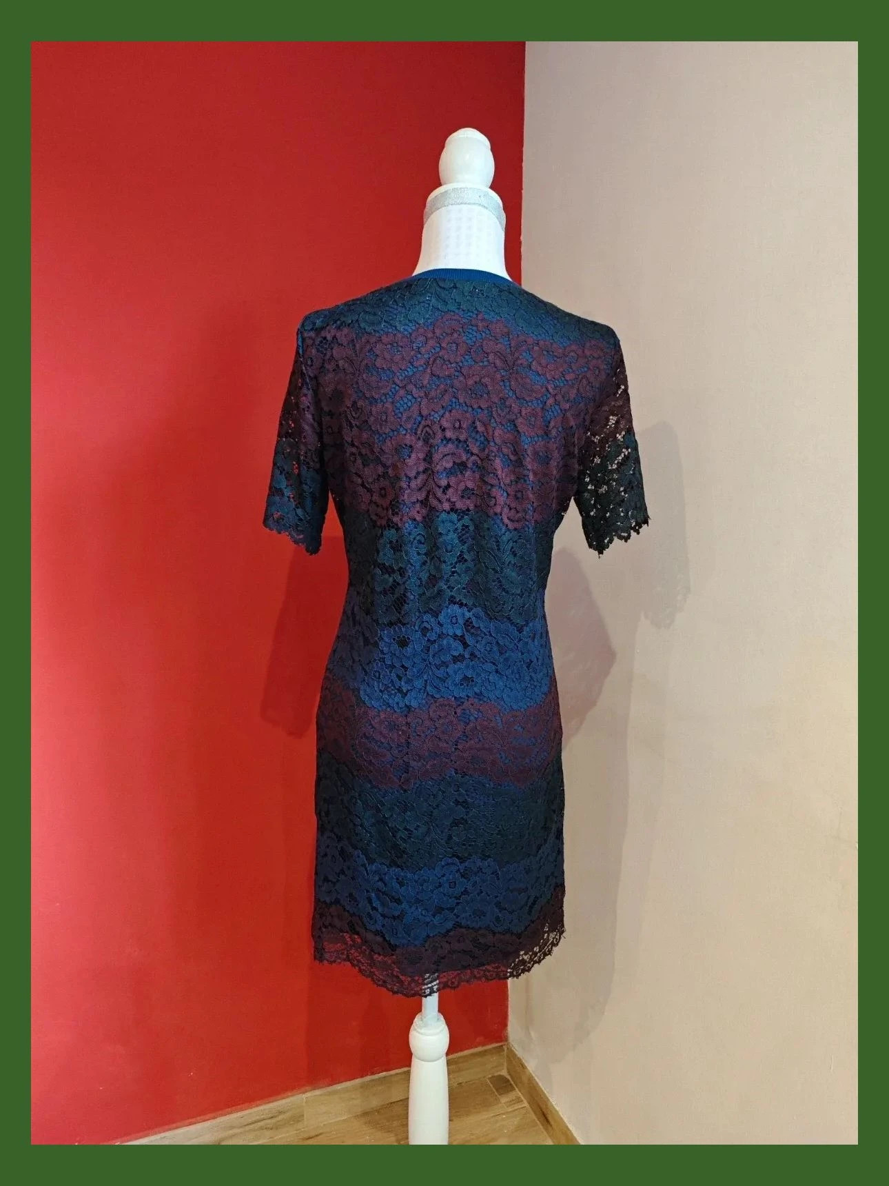 🌺Elegante vestido de blonda azul marino, verde oscuro y granate, talla S – Cortefiel – taille L / 40 / 12 5