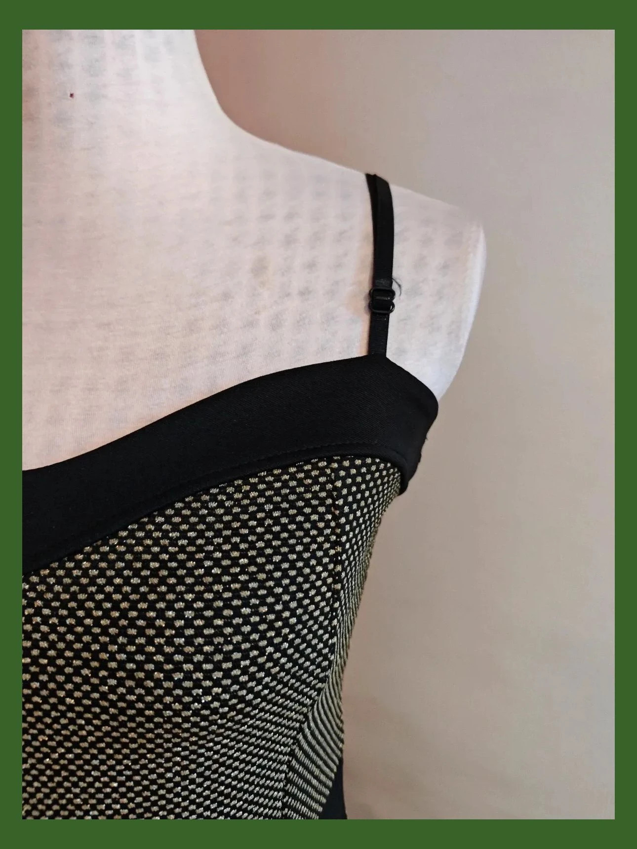🌺 Vestido dorado y negro super sexy – New Look – taille XS / 34 / 6 3