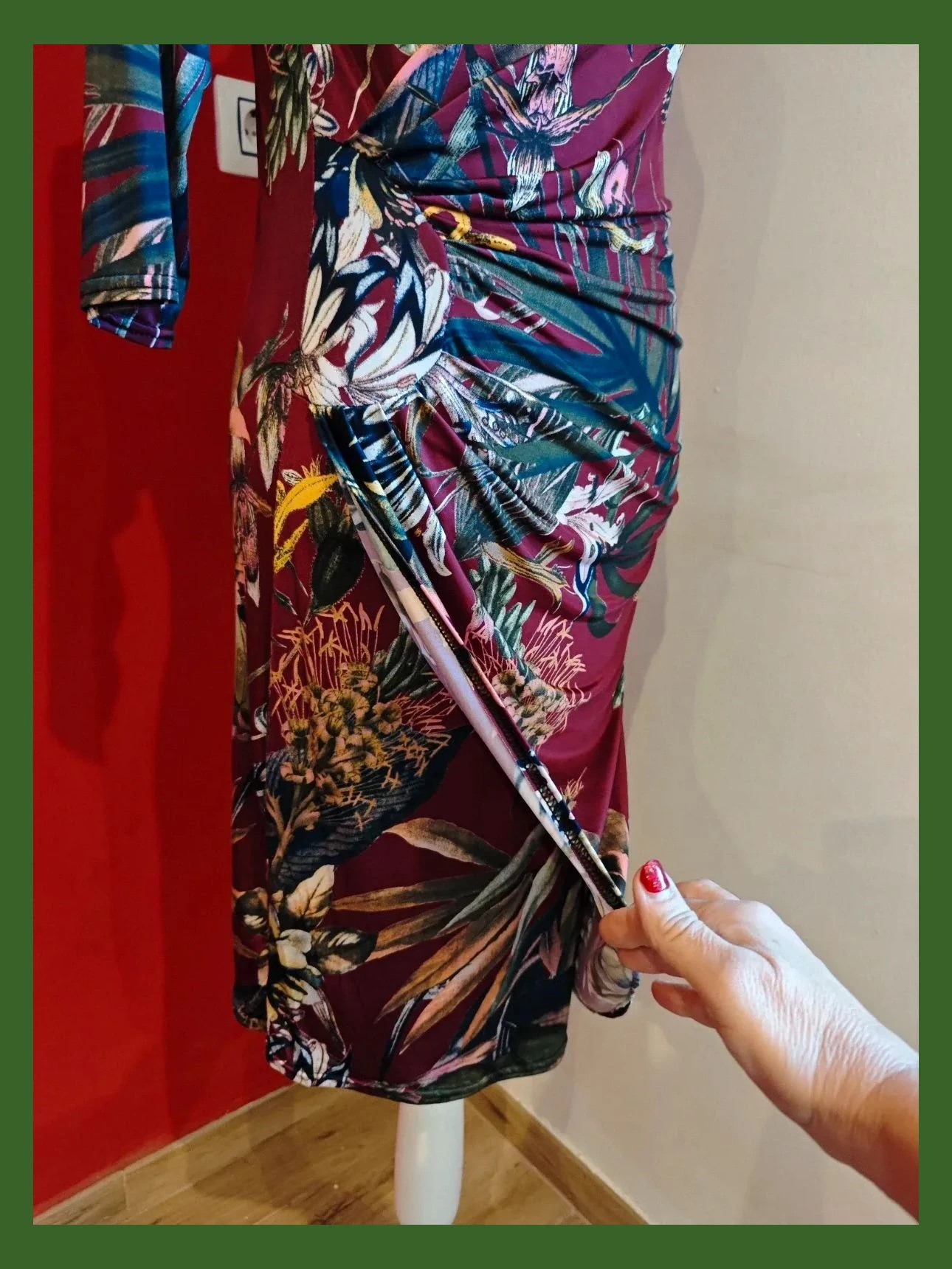 🌺 Vestido granate con estampado tonos otoñales, cruzado delante – Vintage Boutique – taille M / 38 / 10 5