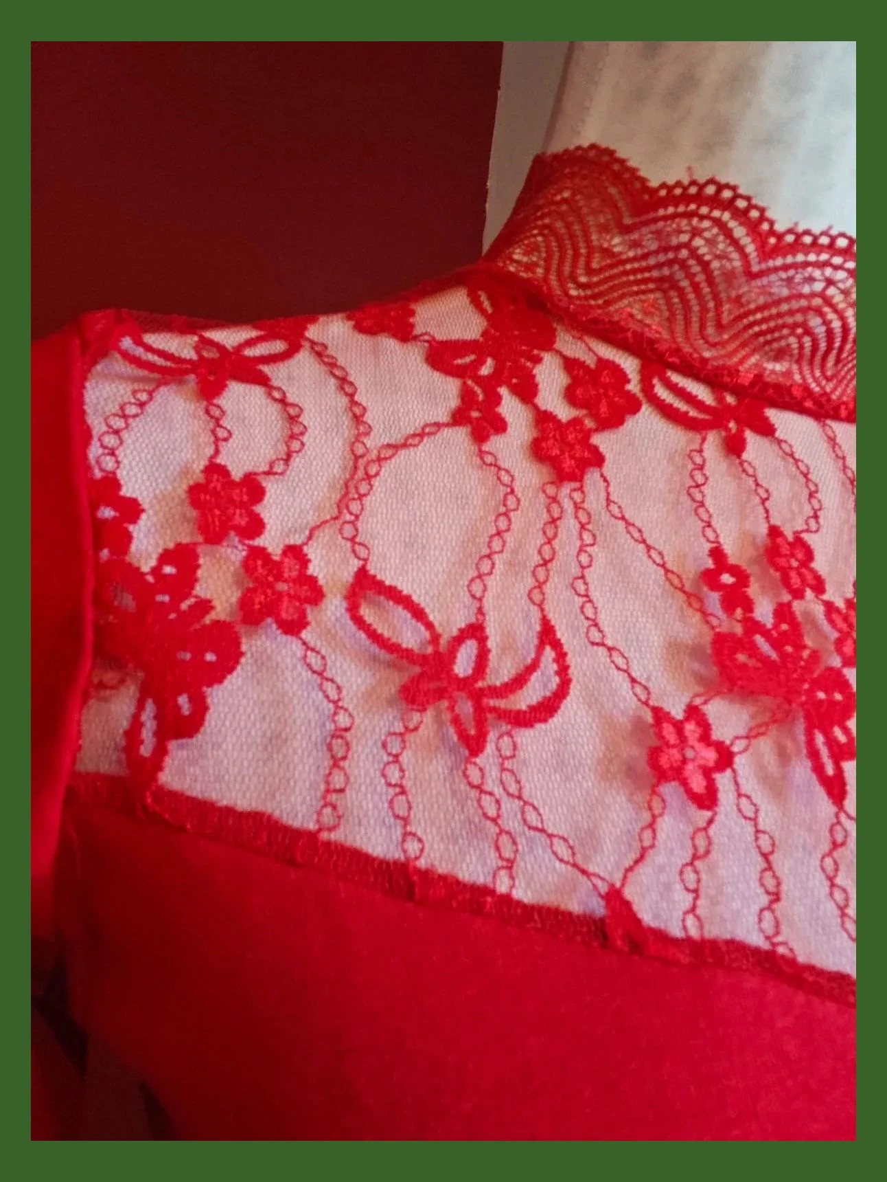 🌺Preciosa camiseta de algodón rojo con encaje en la parte de arriba – Vincenove – taille M / 38 / 10 4