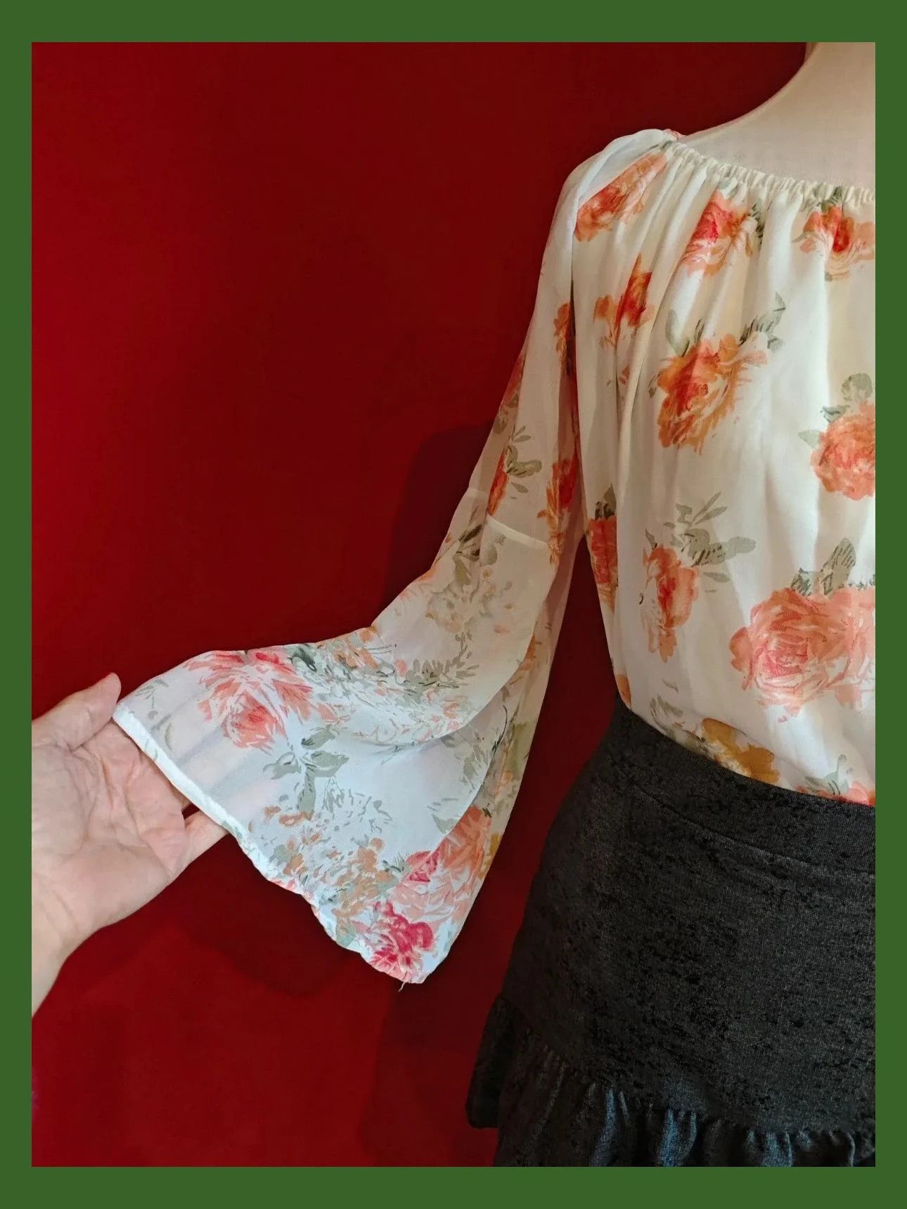 🌺 Preciosa blusa de gasa blanca con estampado floral y escote elástico – taille XL / 42 / 14 5