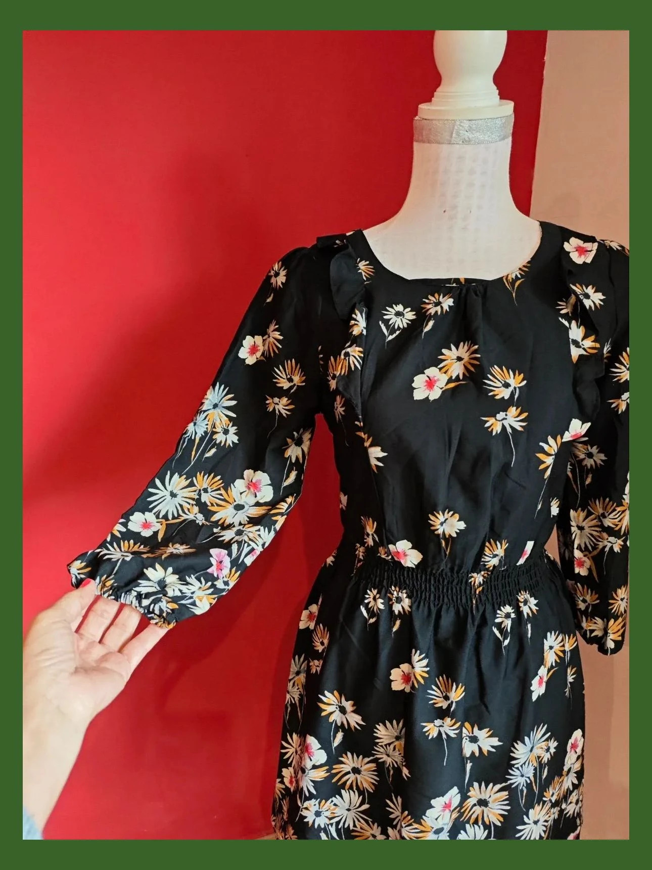 🌺 Vestido negro con estampado floral y volantitos en escote – Atmosphere – taille L / 40 / 12 3