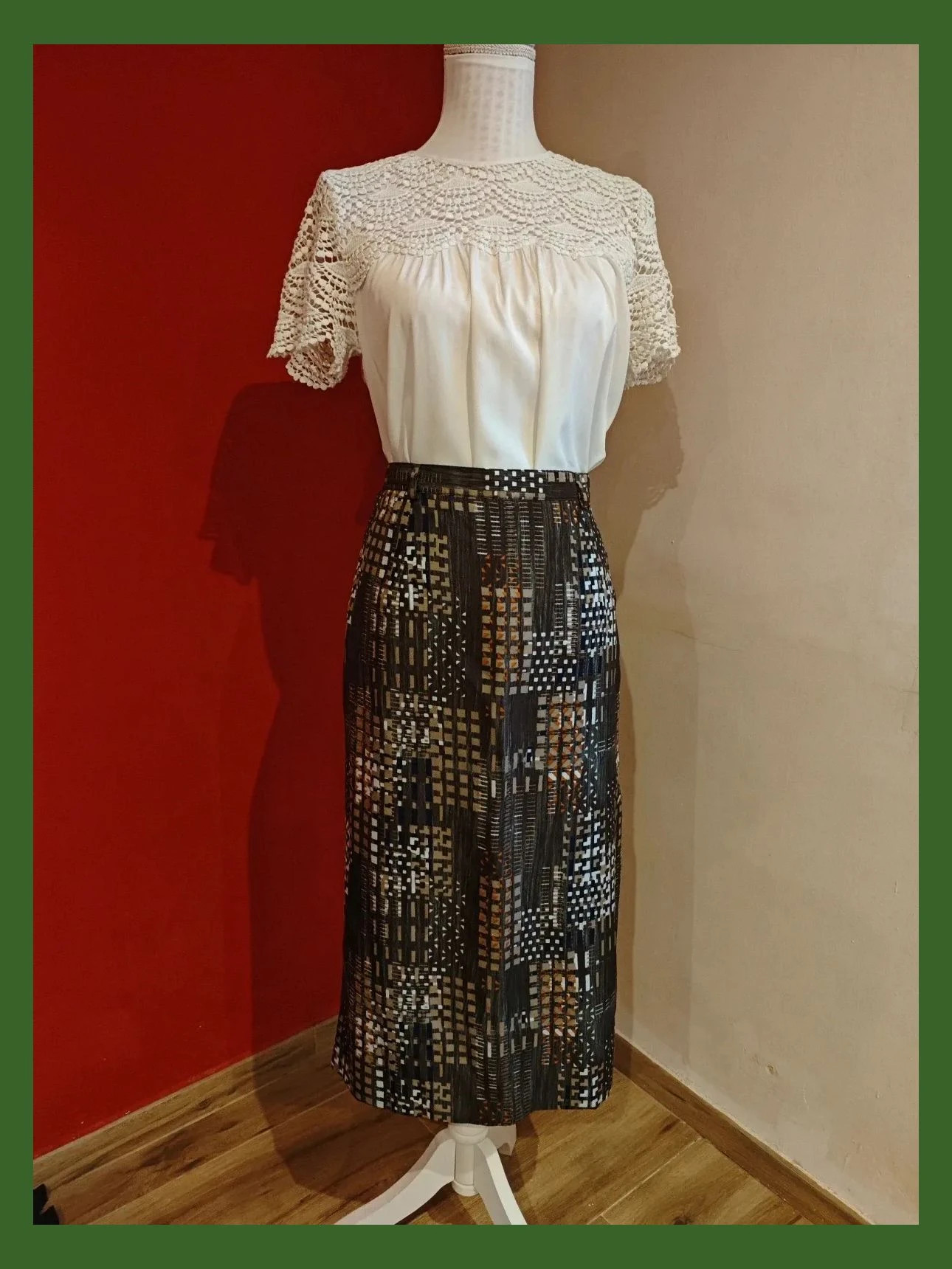 🌺 Elegante falda midi hecha a medida en modista con estampado abstracto – Modista – taille XL / 42 / 14 2