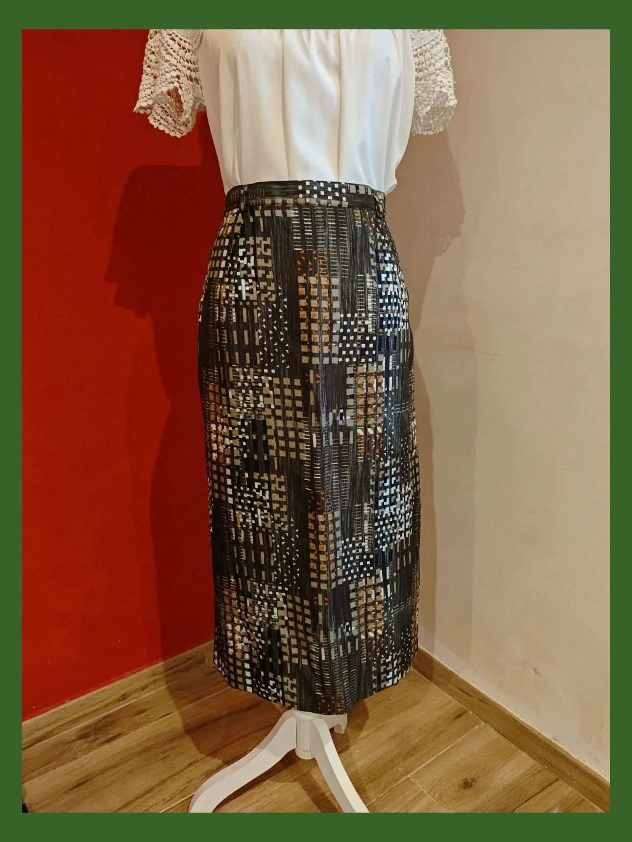 🌺 Elegante falda midi hecha a medida en modista con estampado abstracto – Modista – taille XL / 42 / 14 3
