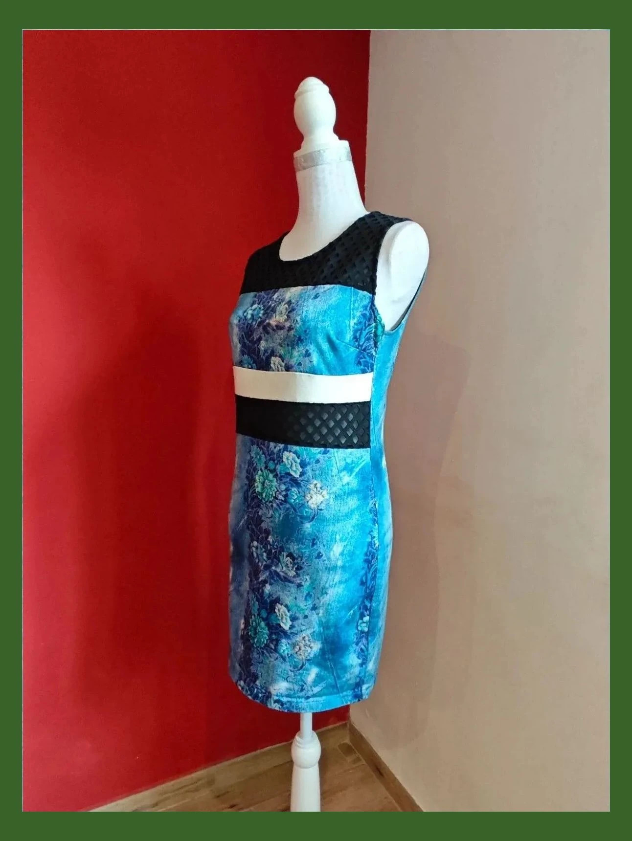 🌺 Vestido algodón elástico estampado tela vaquera con flores y escote y cintura negra – taille M / 38 / 10 2