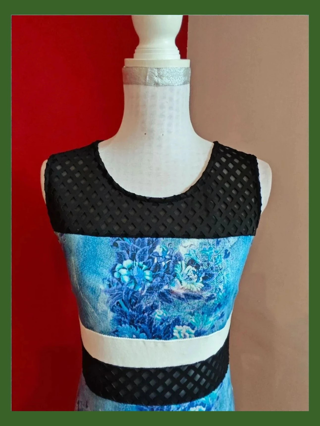 🌺 Vestido algodón elástico estampado tela vaquera con flores y escote y cintura negra – taille M / 38 / 10 3
