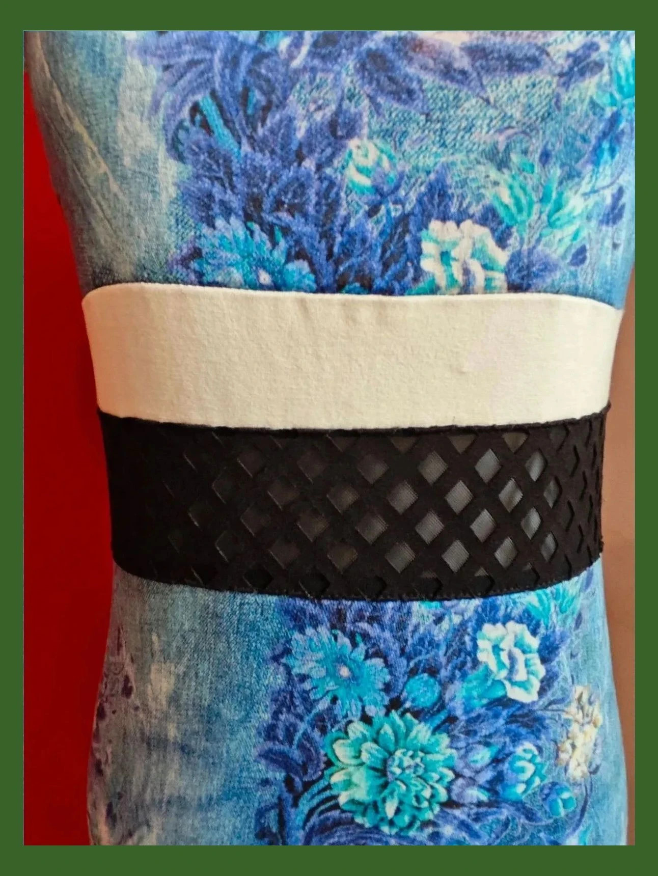🌺 Vestido algodón elástico estampado tela vaquera con flores y escote y cintura negra – taille M / 38 / 10 5
