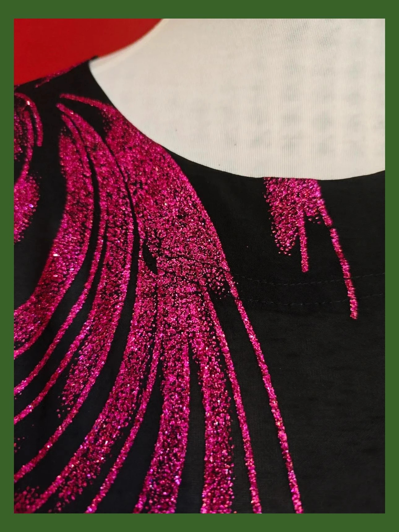 🌺Preciosa camiseta negra con dibujos de espirales color fucsia con brillos – taille XL / 42 / 14 4