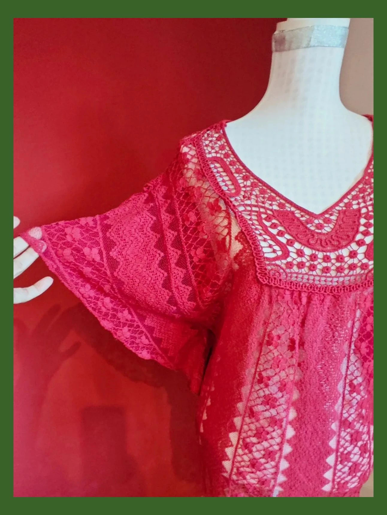 🌺Preciosa túnica de encaje calado rosa fuerte y mangas mariposa – taille XXL / 44 / 16 3