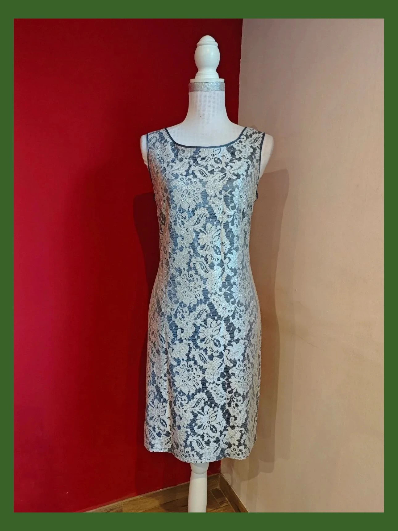 🌺 Divino vestido de blonda plateada con brillos