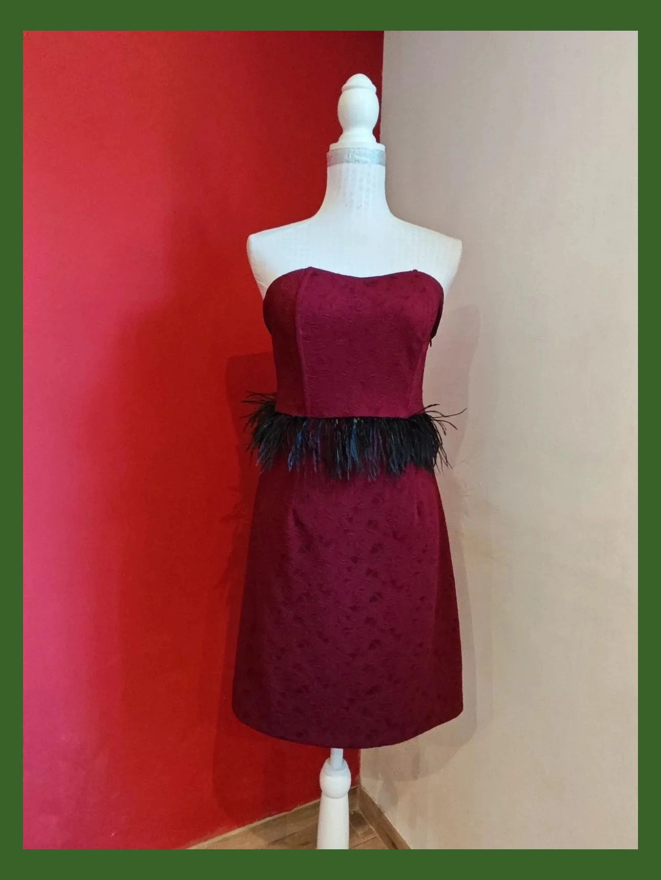 🌺Precioso y original vestido palabra de honor con plumas en la cintura – Sinty – taille L / 40 / 12