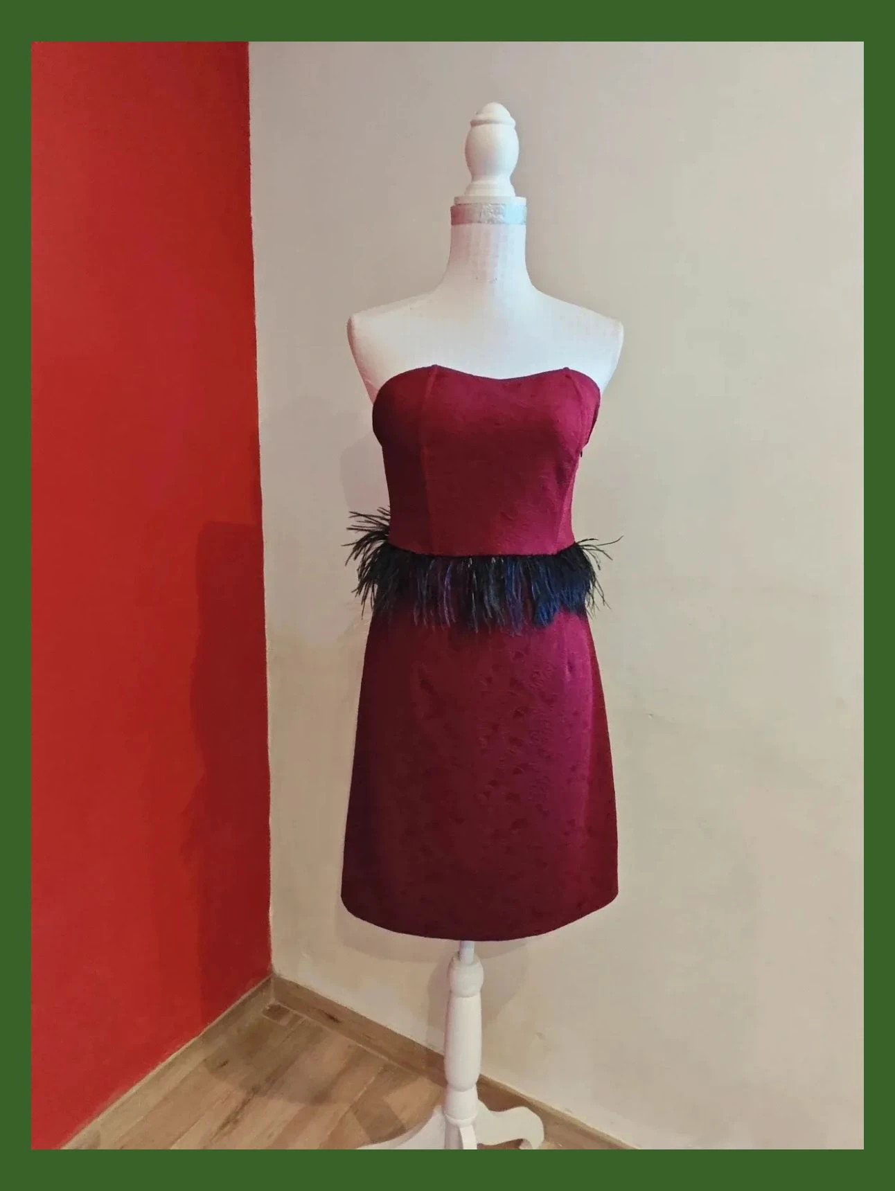 🌺Precioso y original vestido palabra de honor con plumas en la cintura – Sinty – taille L / 40 / 12 2