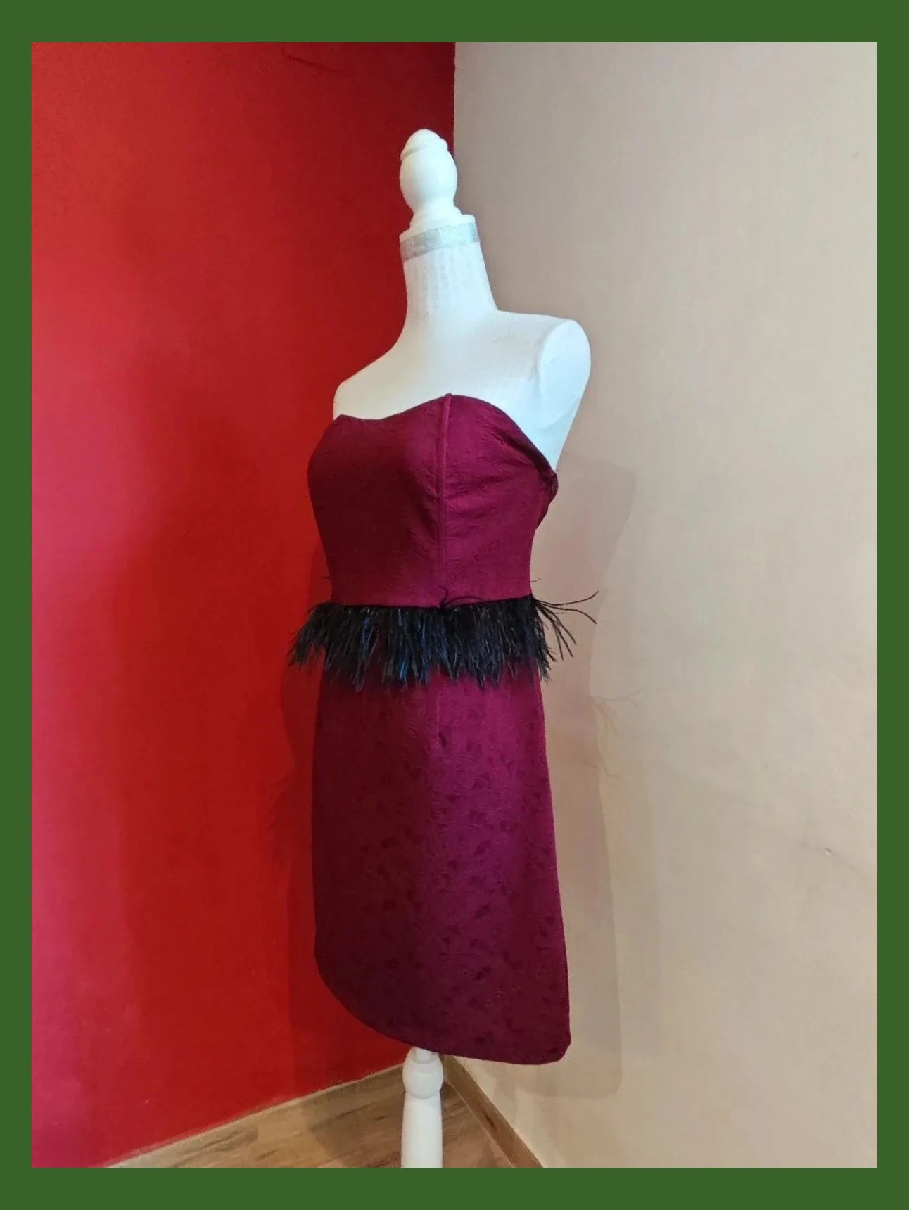 🌺Precioso y original vestido palabra de honor con plumas en la cintura – Sinty – taille L / 40 / 12 3
