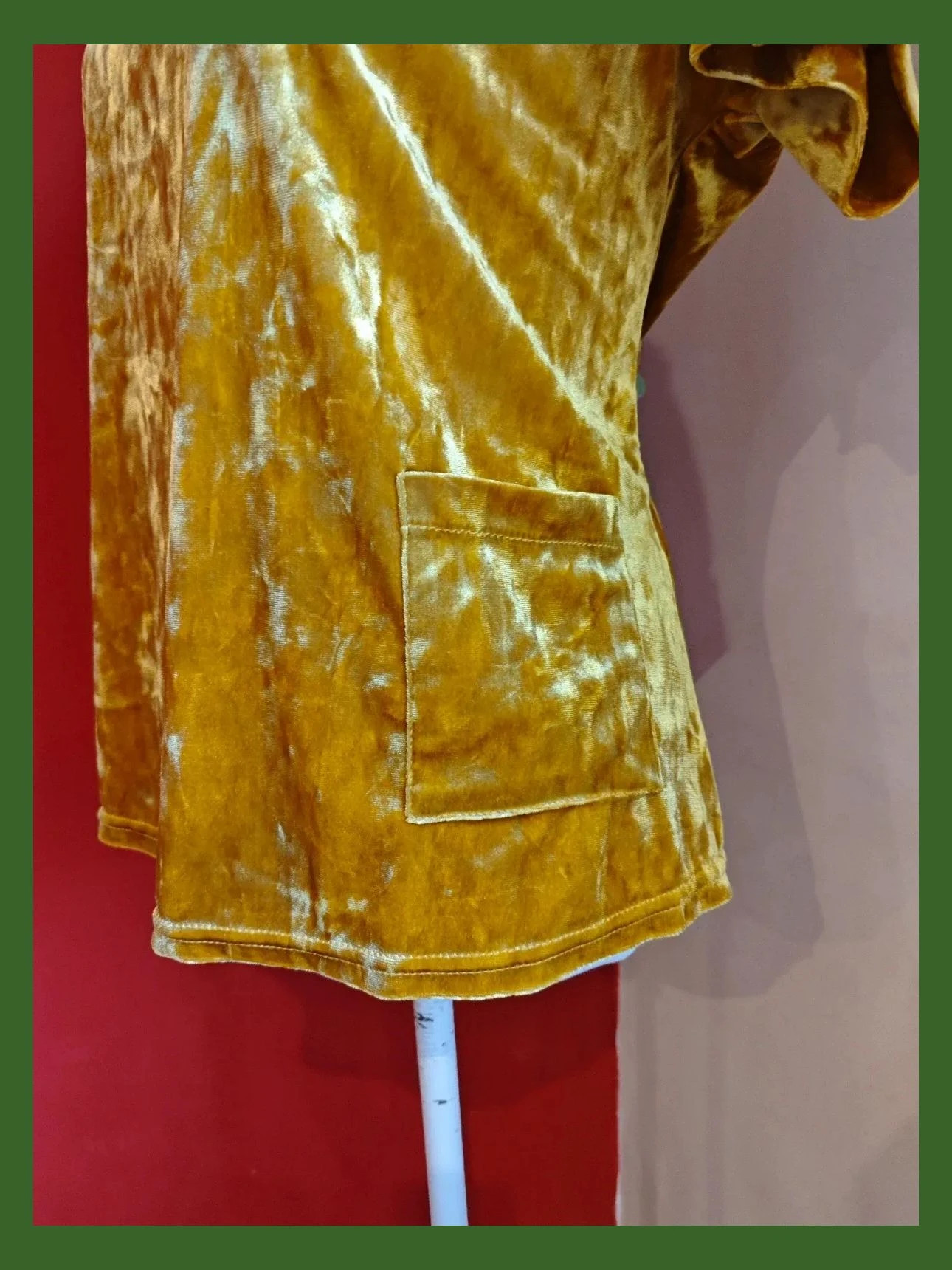 🌺Bonita camiseta de terciopelo dorado – Alfred & Sisters – taille 4XL / 48 / 20 5