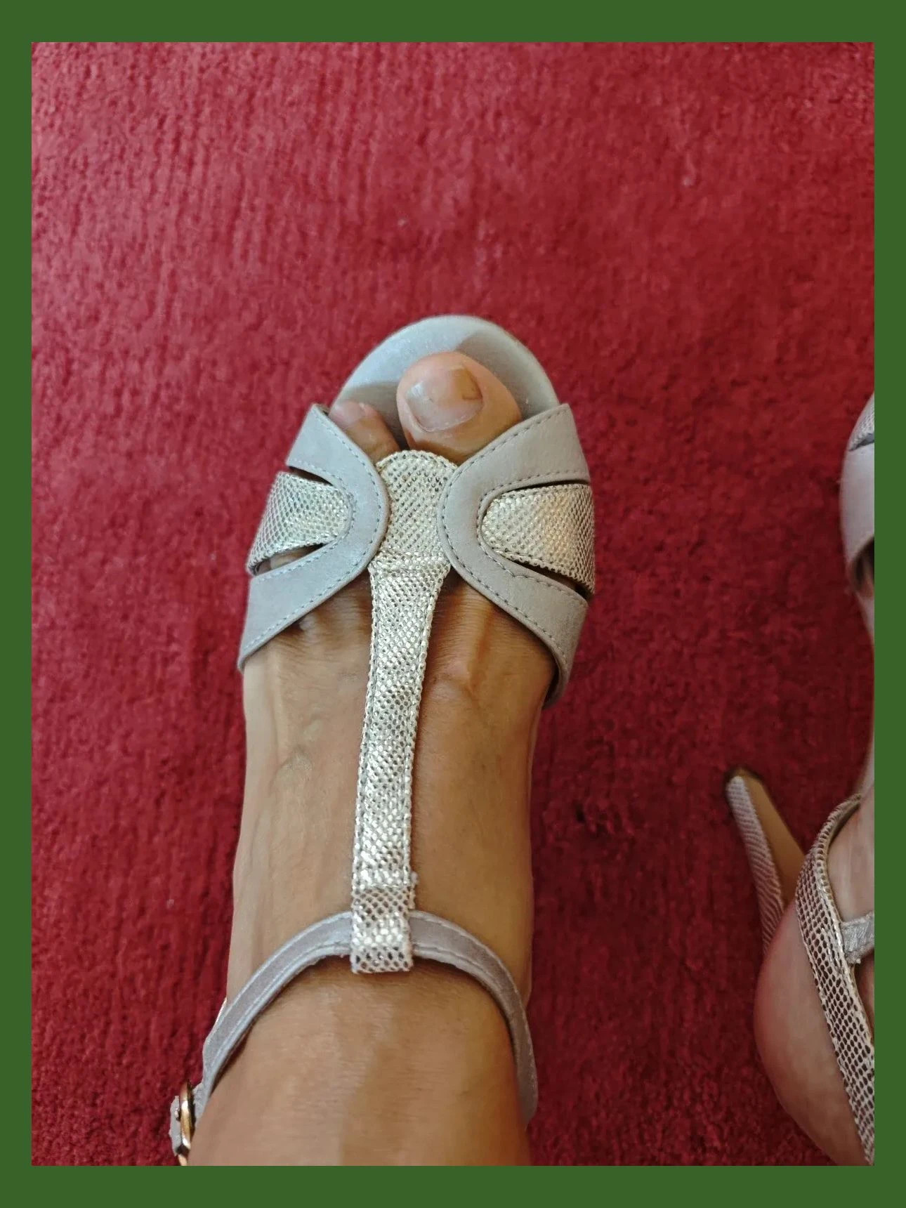 🌺 Elegantes sandalias beige y dorado con brillos – Alex Silva – taille 38 3