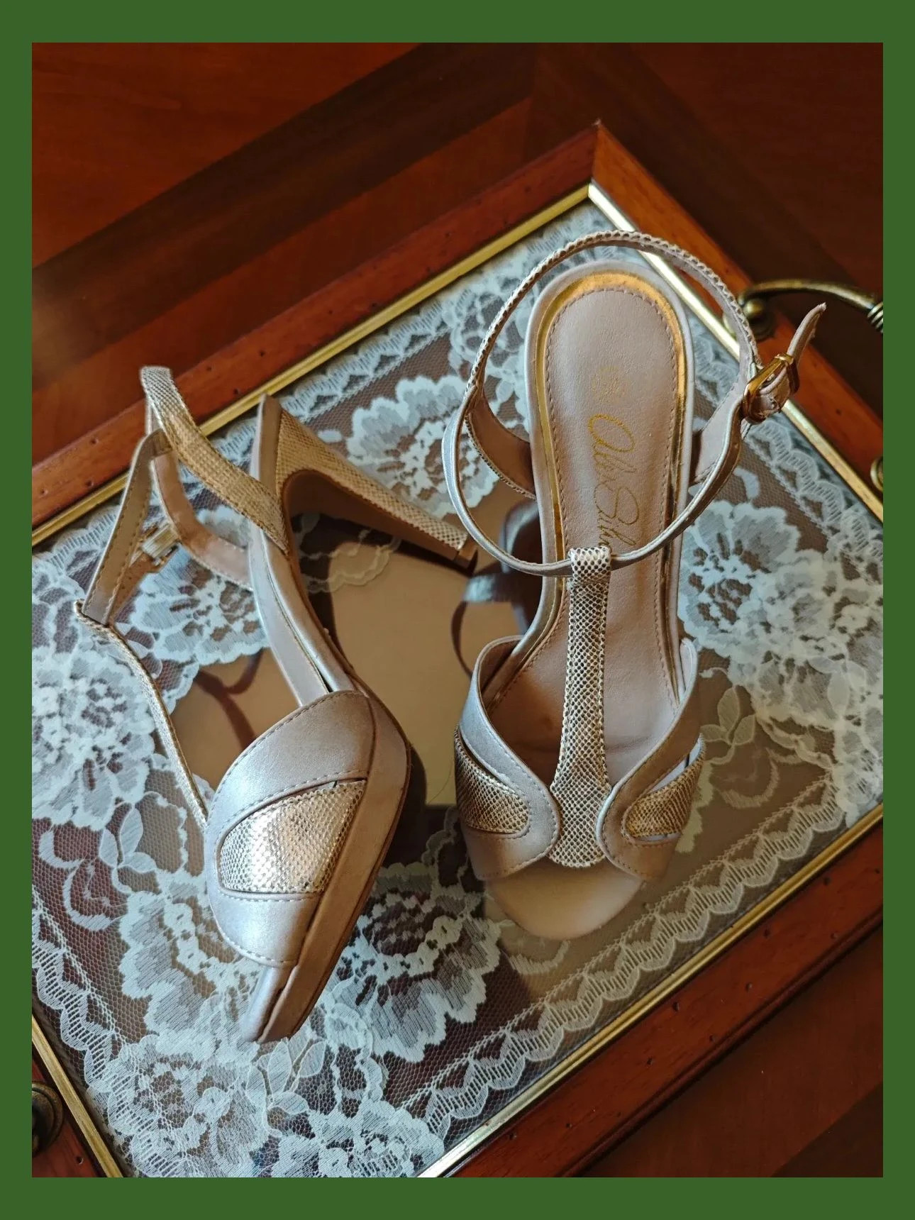 🌺 Elegantes sandalias beige y dorado con brillos – Alex Silva – taille 38 4