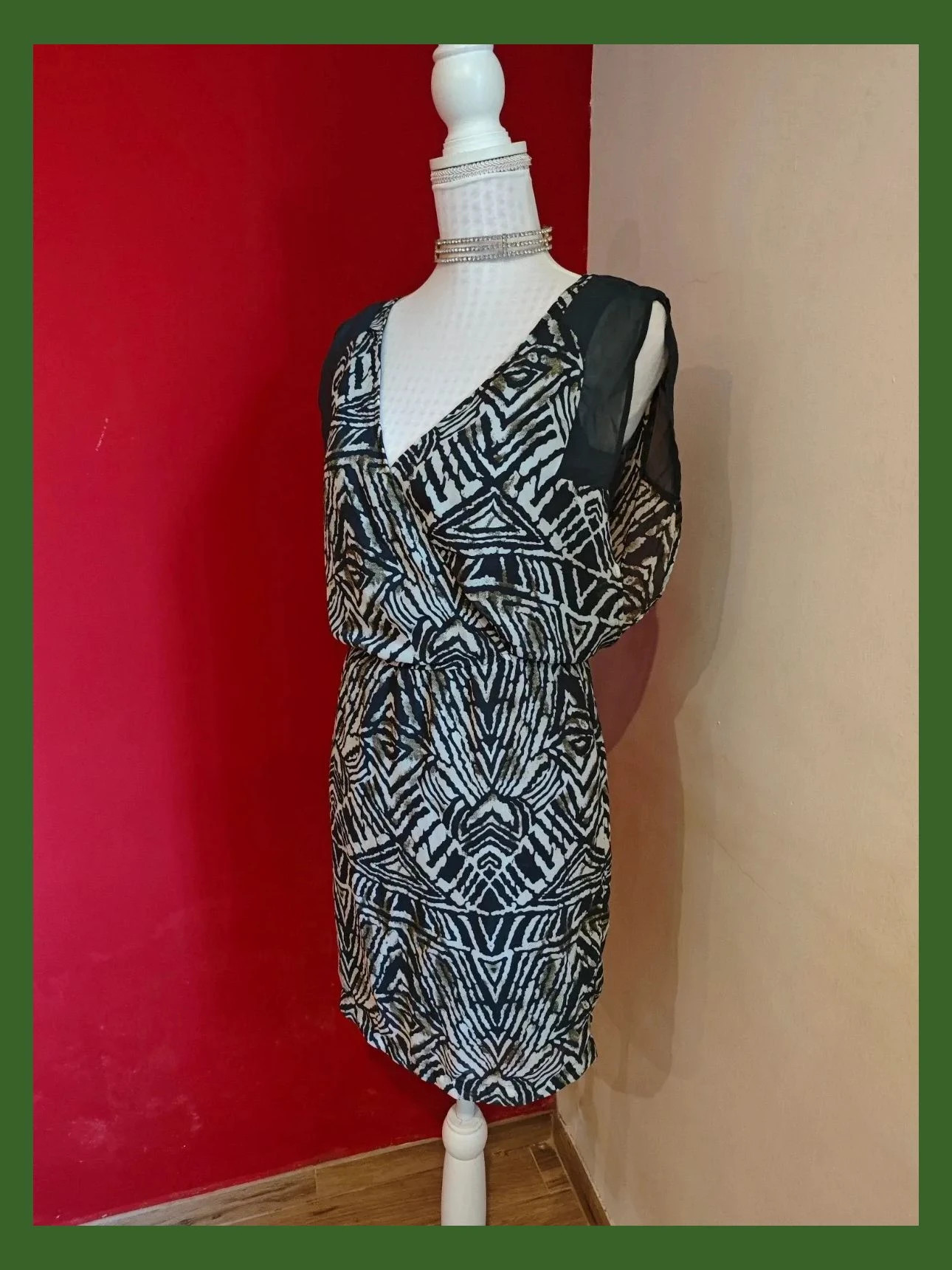 🌺 Vestido ligero estampado tribal tonos gris, crema y verde – Vila – taille L / 40 / 12 2