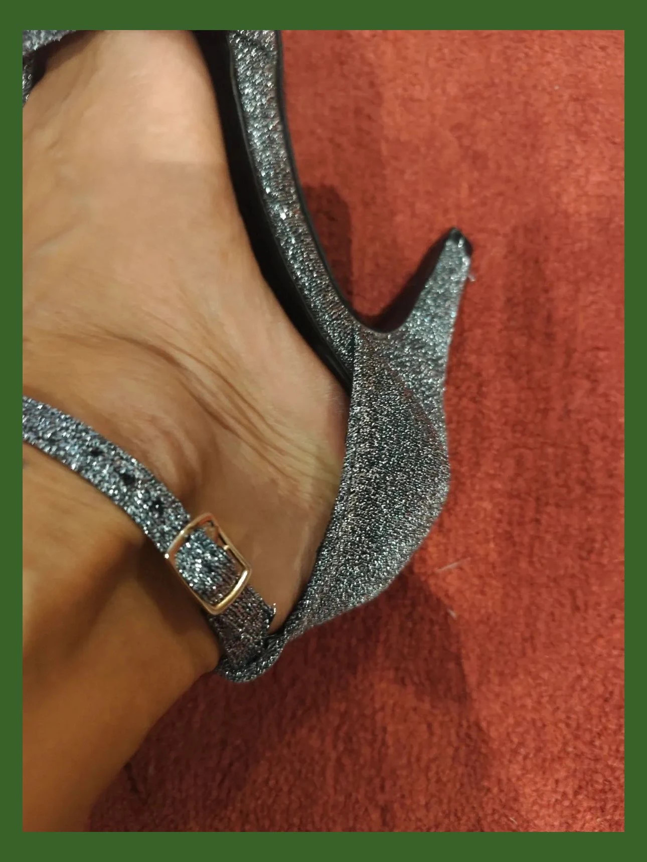 🌺Sandalias de tacón con acabado brillante tipo glitter en color plateado grafito – RR – taille 38 4