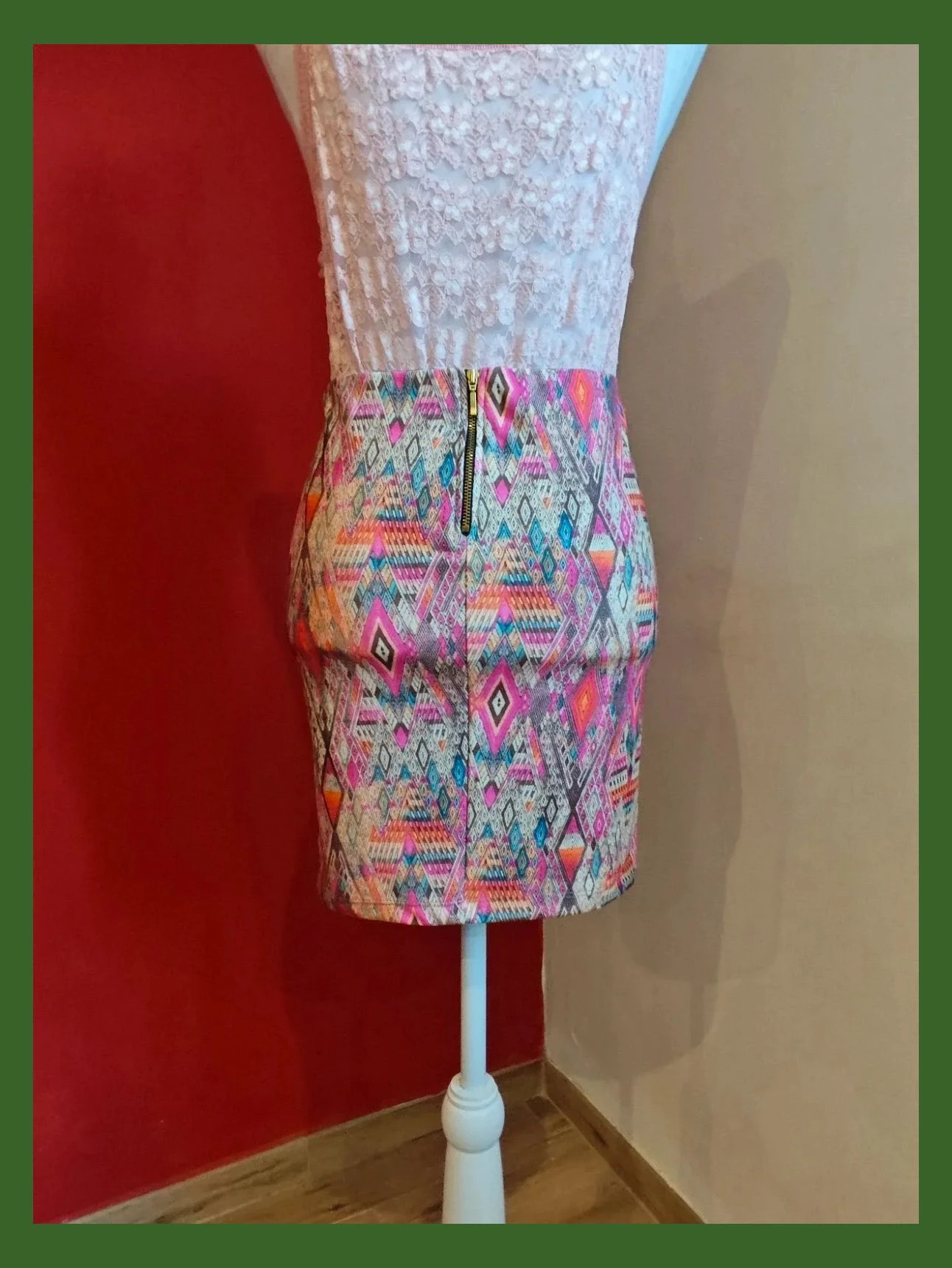 🌺Preciosa minifalda estampado colorido – Stradivarius – taille M / 38 / 10 5