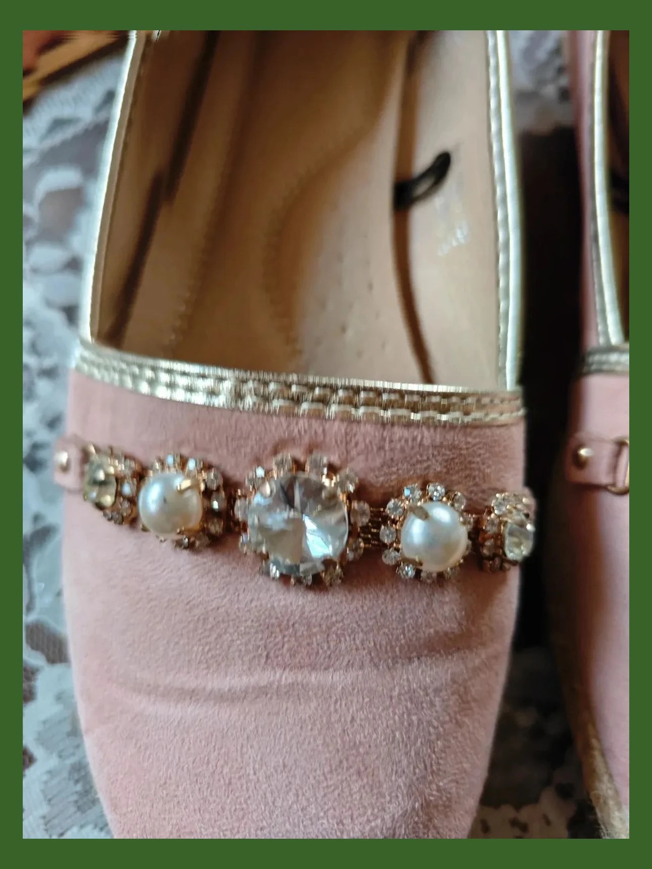 🌺Preciosas zapatillas planas rosas con borde dorado y abalorios con perlas y brillantes – Vintage Dressing – taille 38 3