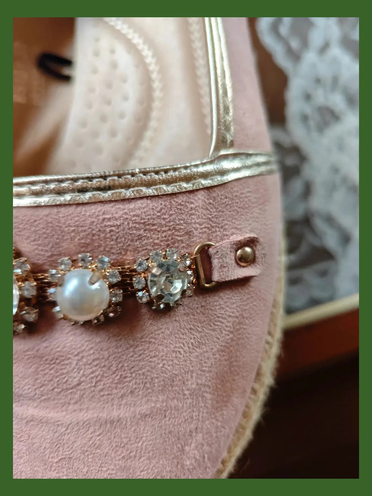 🌺Preciosas zapatillas planas rosas con borde dorado y abalorios con perlas y brillantes – Vintage Dressing – taille 38 4