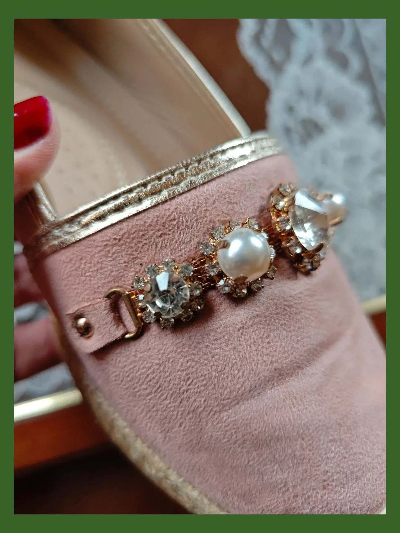 🌺Preciosas zapatillas planas rosas con borde dorado y abalorios con perlas y brillantes – Vintage Dressing – taille 38 5