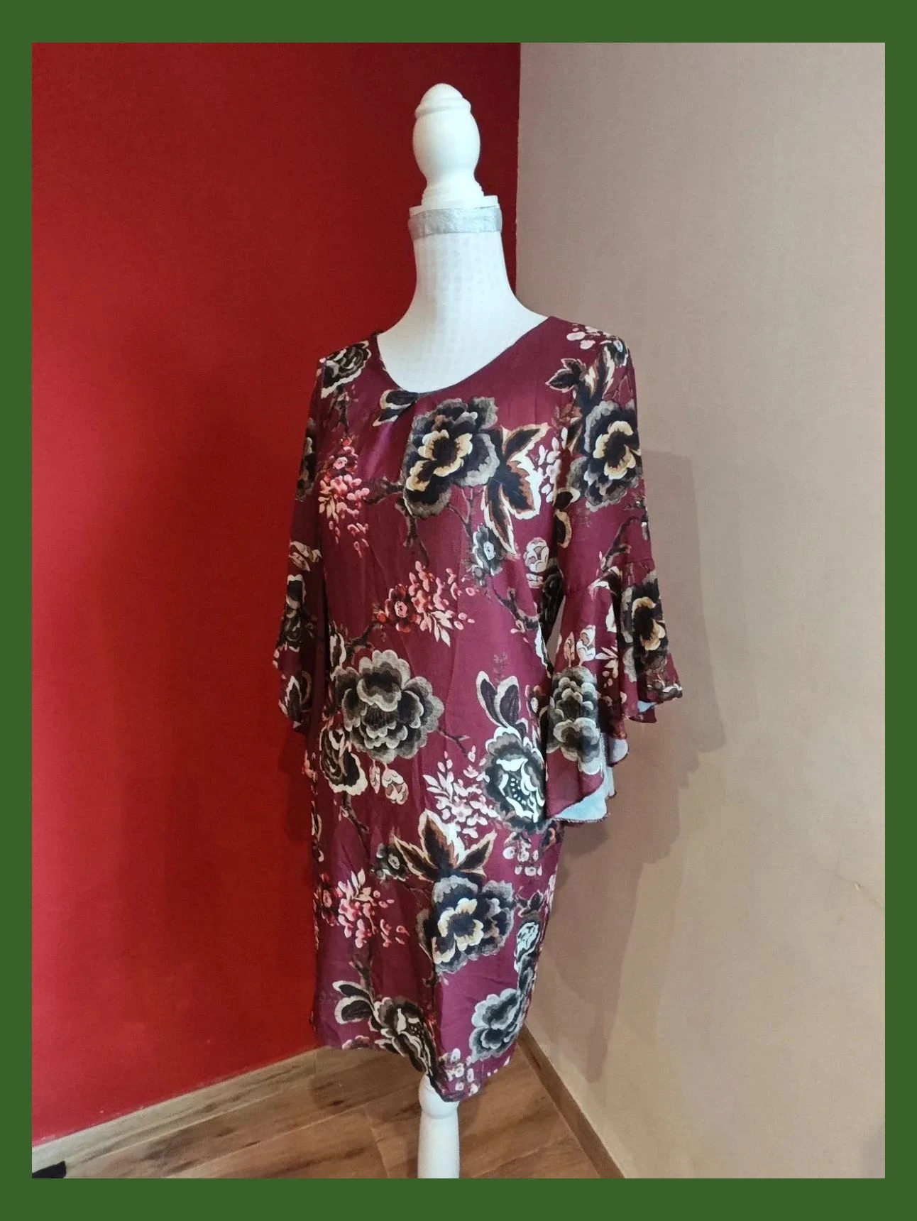 🌺 Vestido granate con estampado floral y mangas con volantes – taille XXL / 44 / 16 2