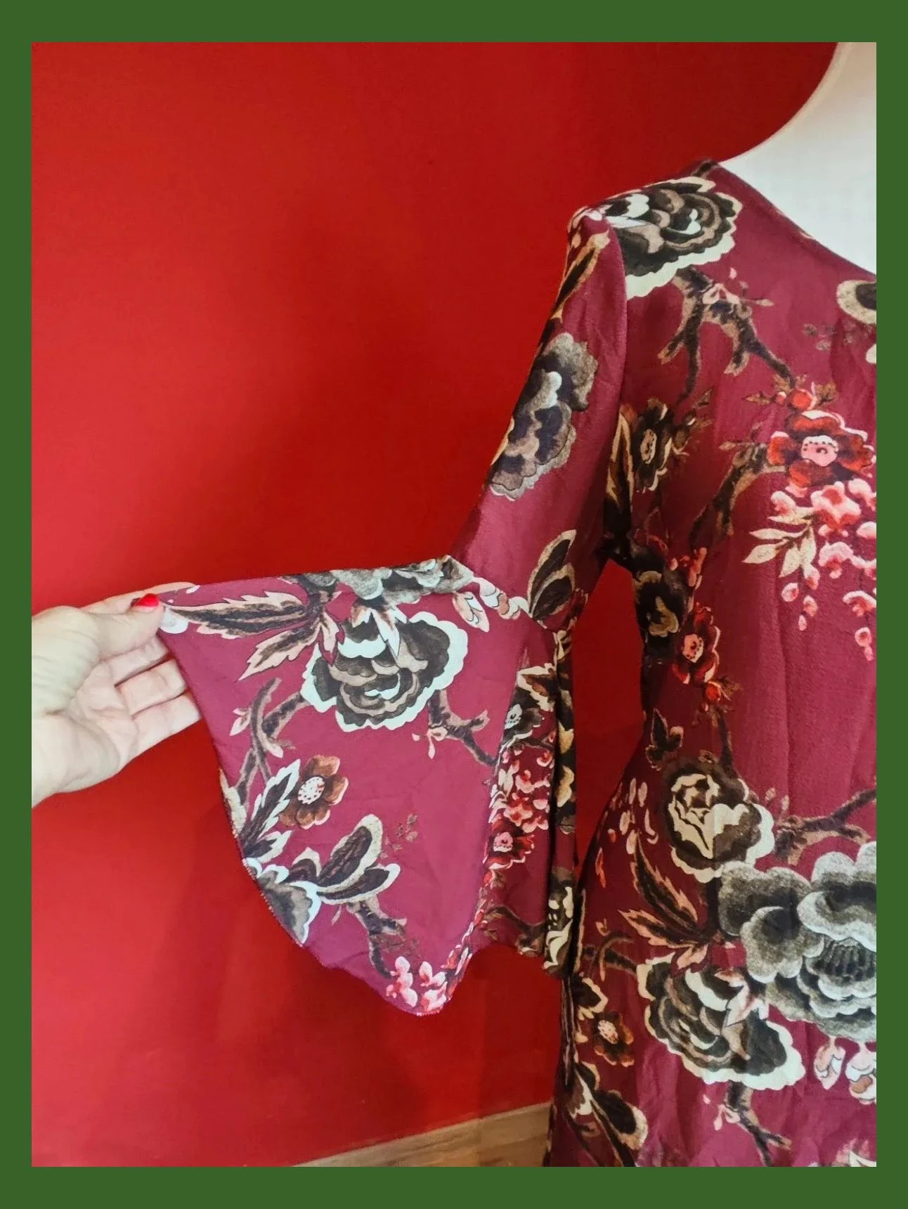 🌺 Vestido granate con estampado floral y mangas con volantes – taille XXL / 44 / 16 3