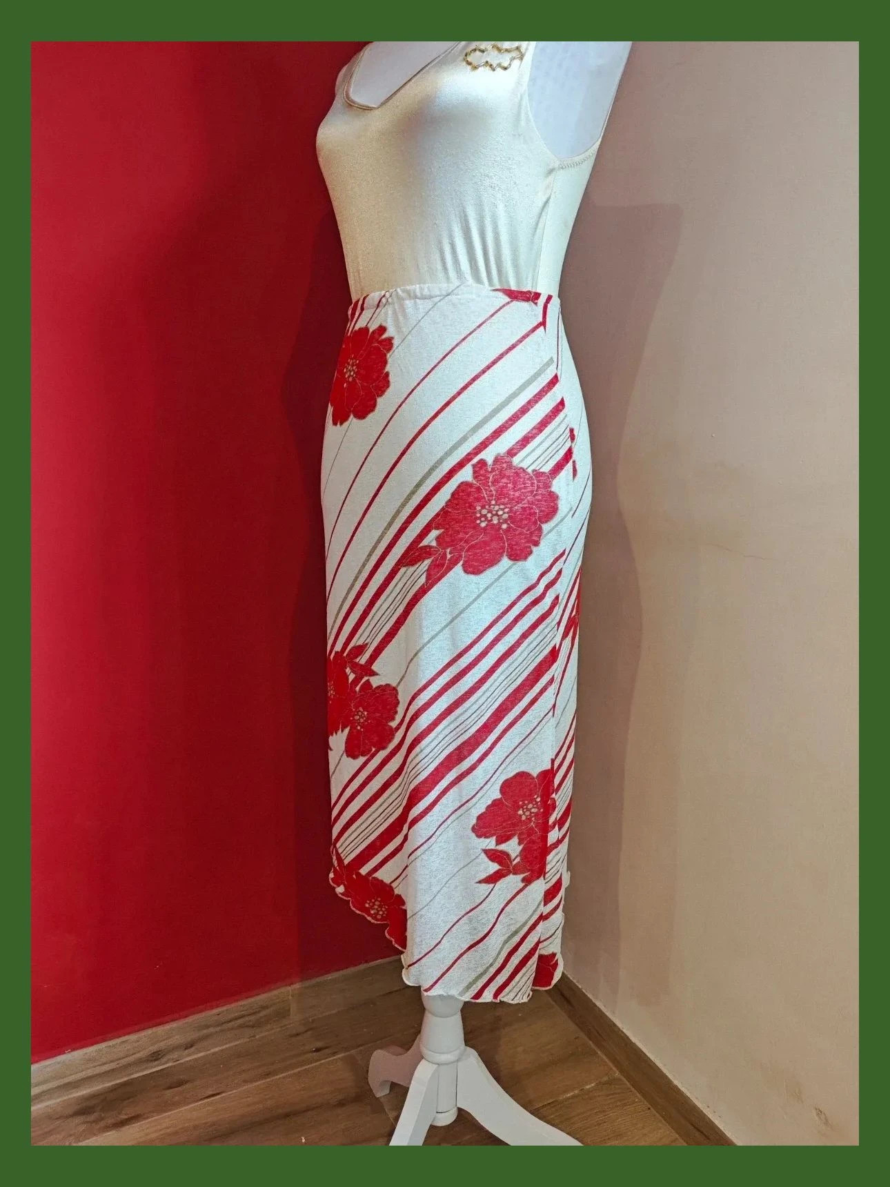 🌺Falda ajustada con bajo asimétrico, más larga de un lado, talla M – P.S. – taille M / 38 / 10 2
