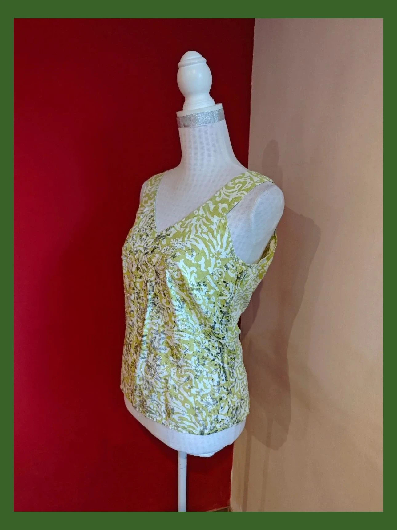 🌺Precioso top de tirantes anchos,tela de hilo verde, blanco y gris con abalorios – Fransa – taille L / 40 / 12 2